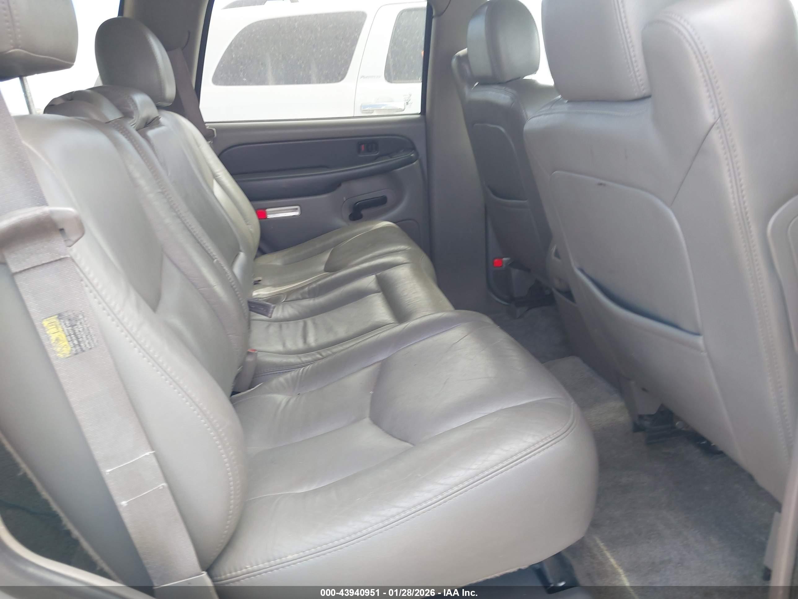 CHEVROLET TAHOE image 8