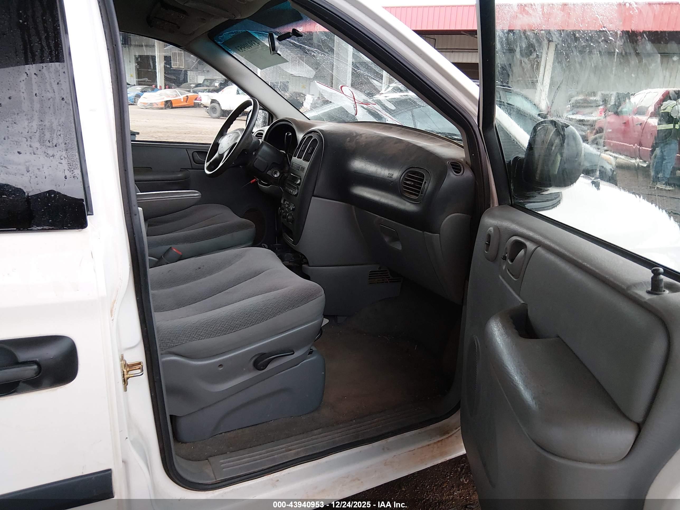 DODGE GRAND image 5