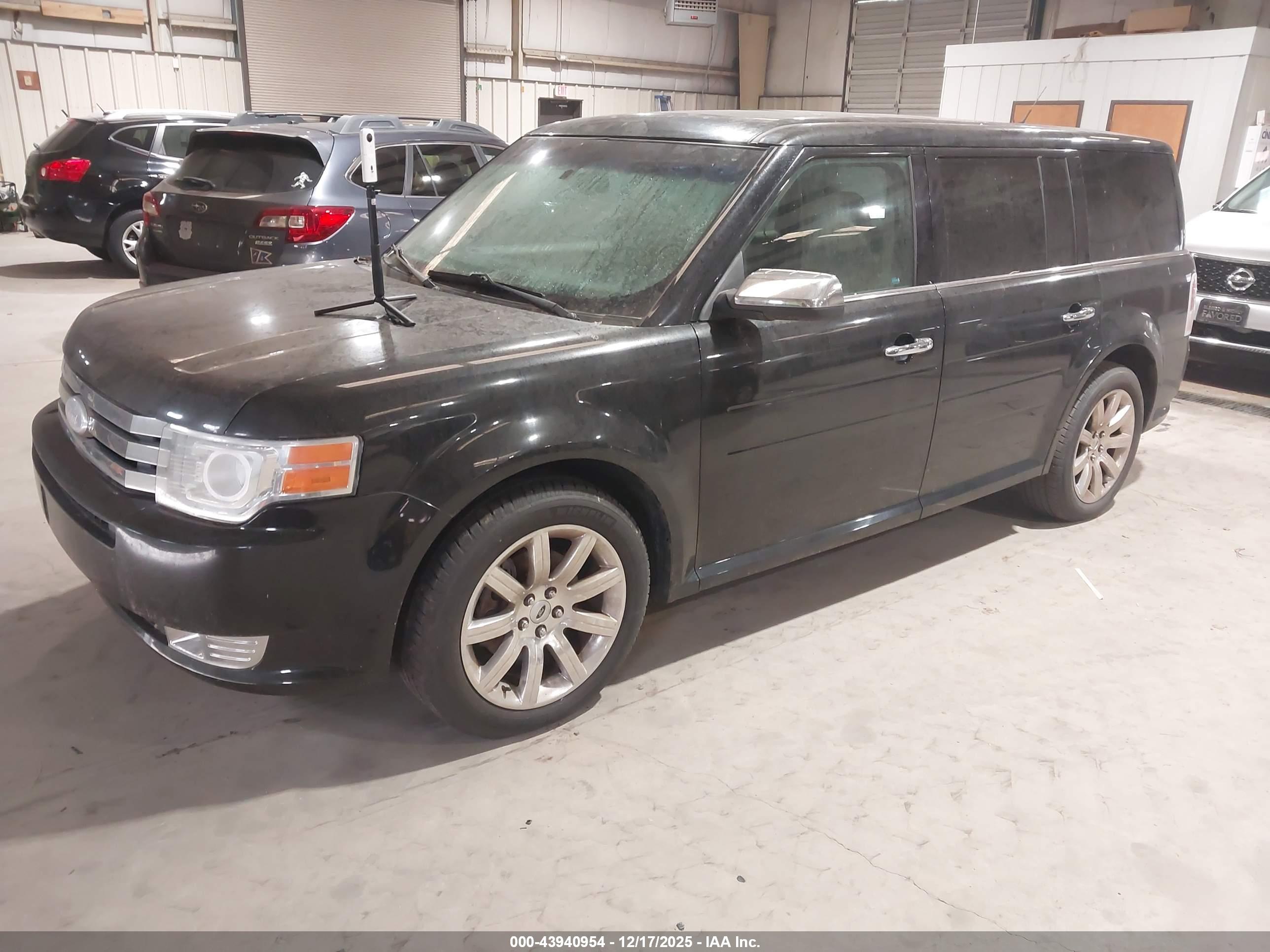 FORD FLEX image 2
