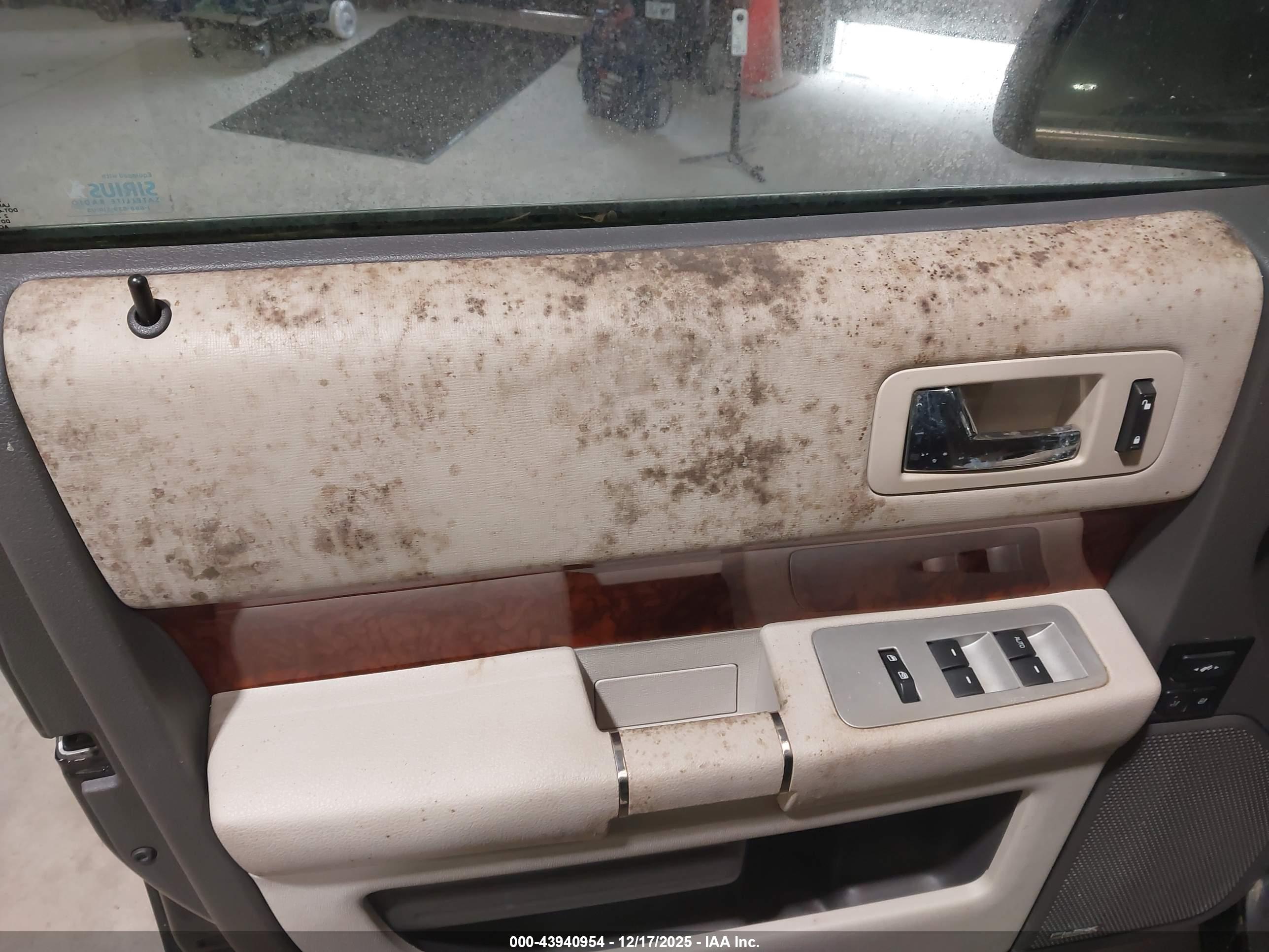 FORD FLEX image 6