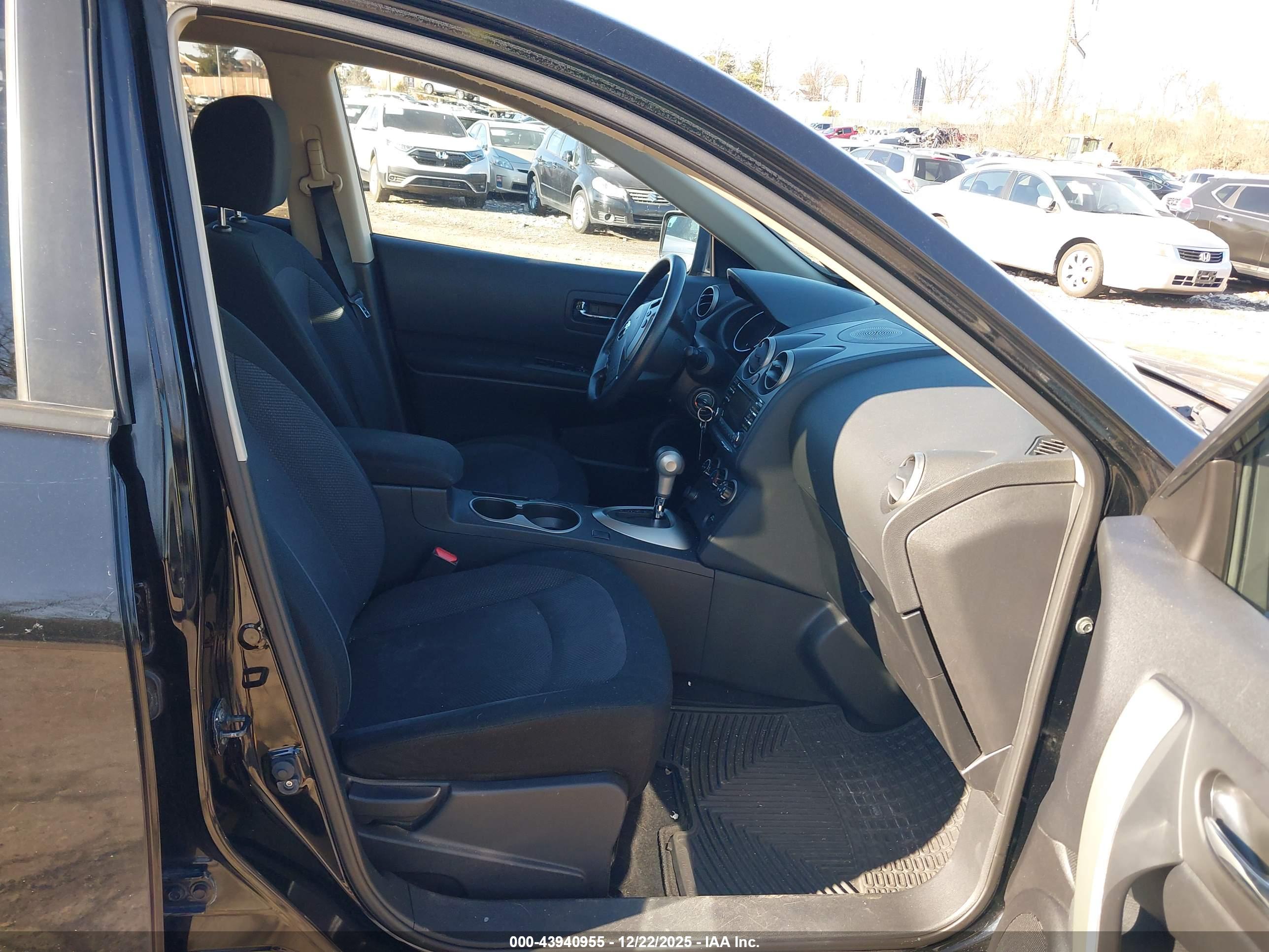 NISSAN ROGUE image 5