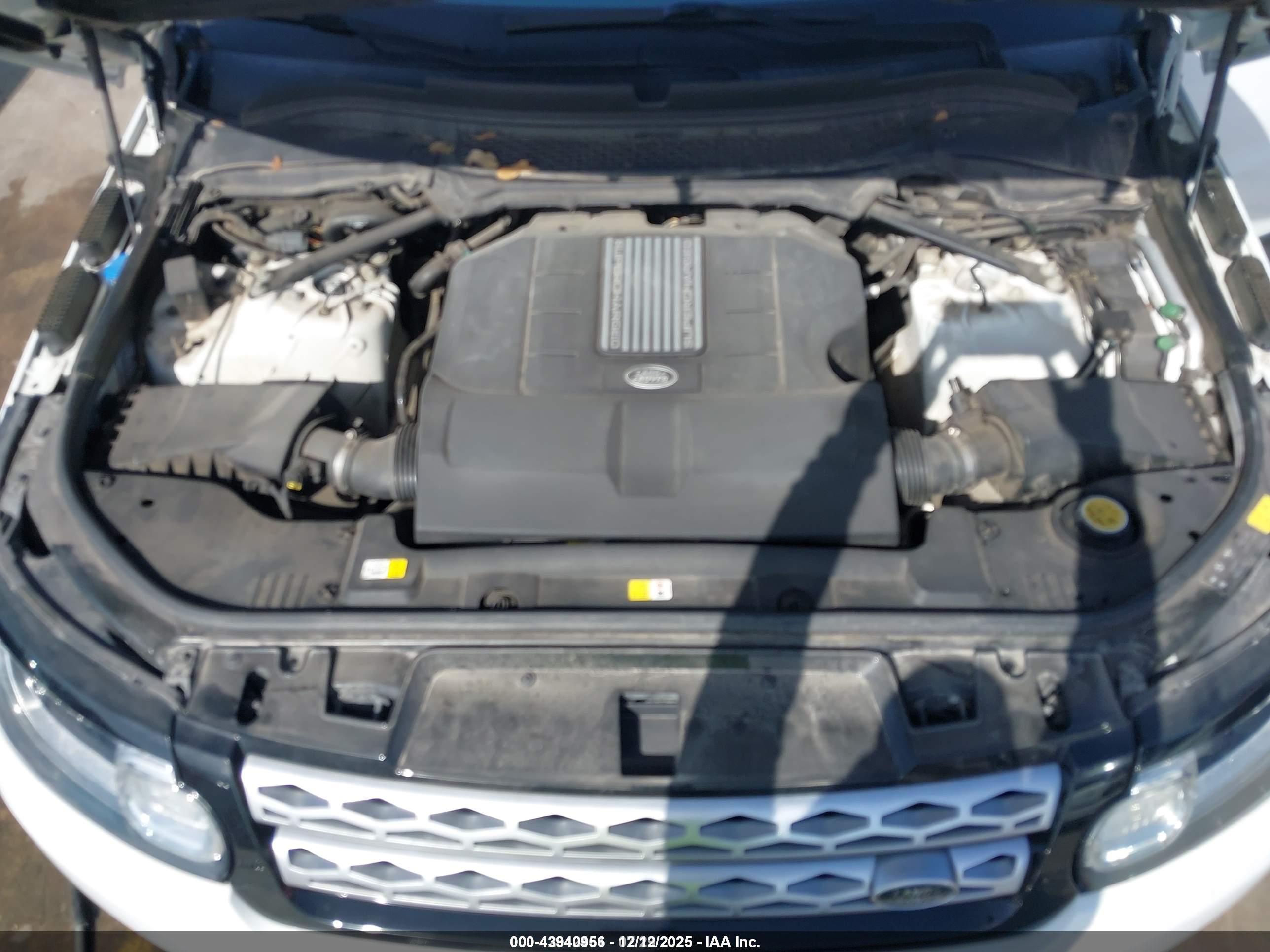 LAND ROVER image 10