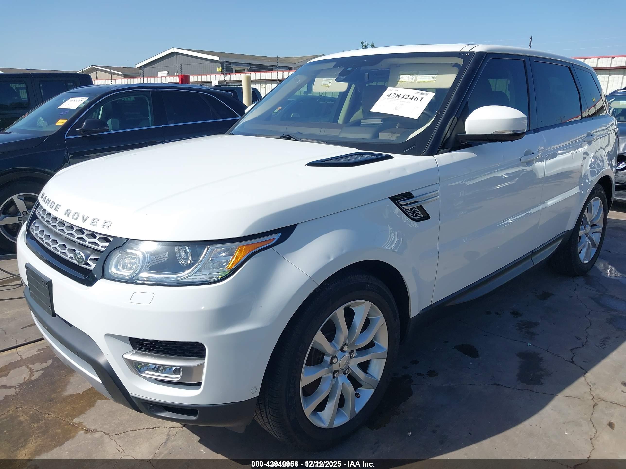 LAND ROVER image 2