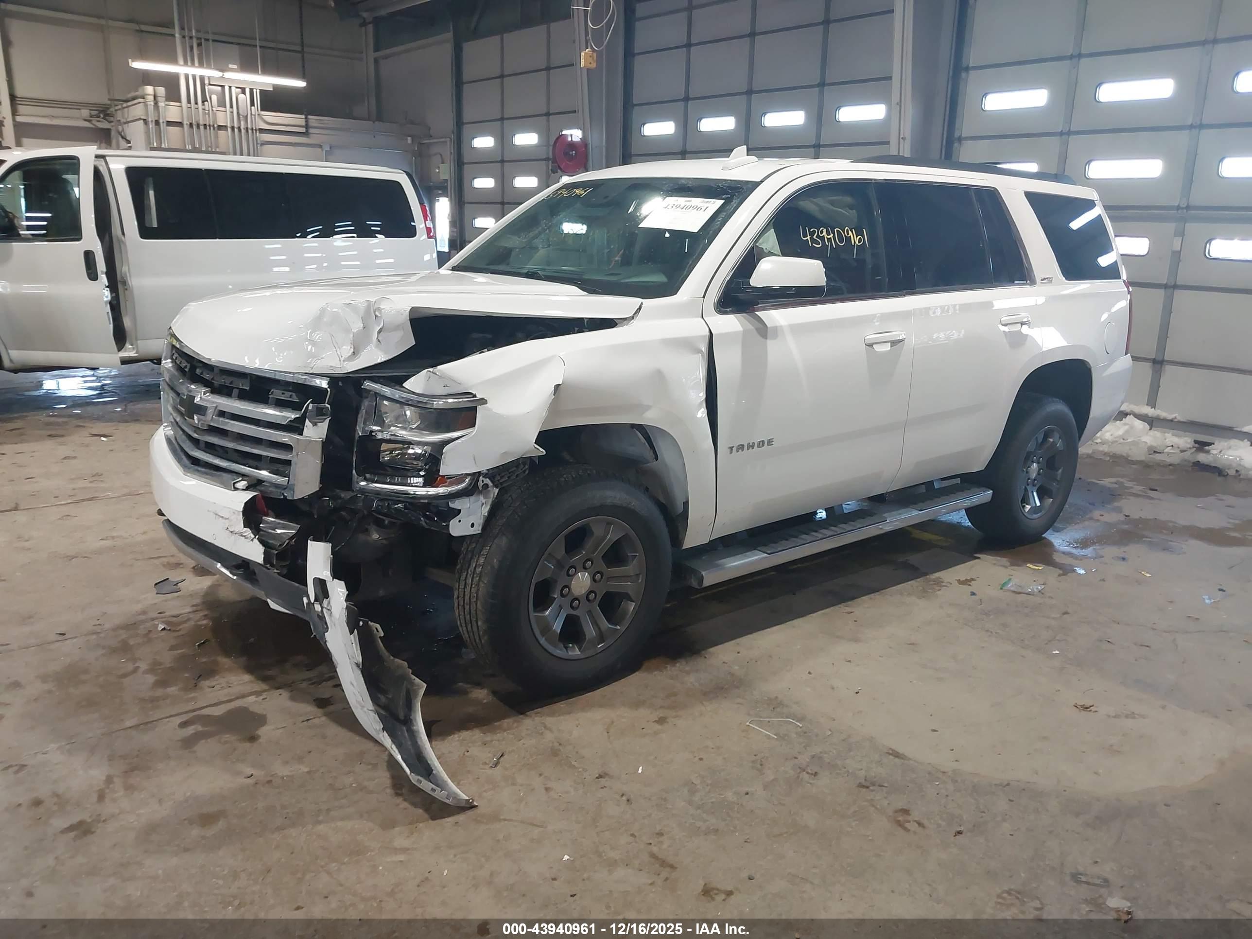 CHEVROLET TAHOE image 2