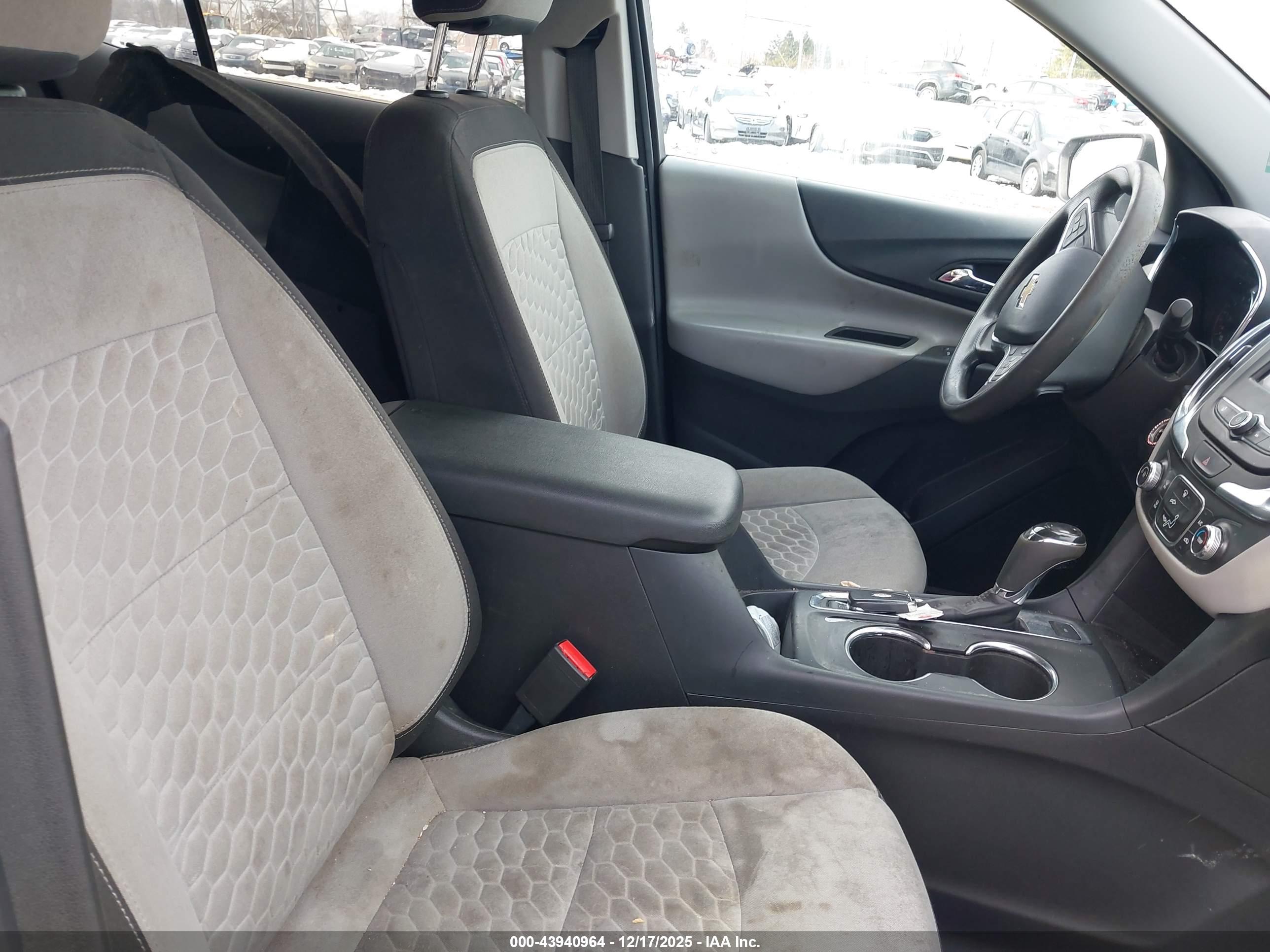 CHEVROLET EQUINOX image 5