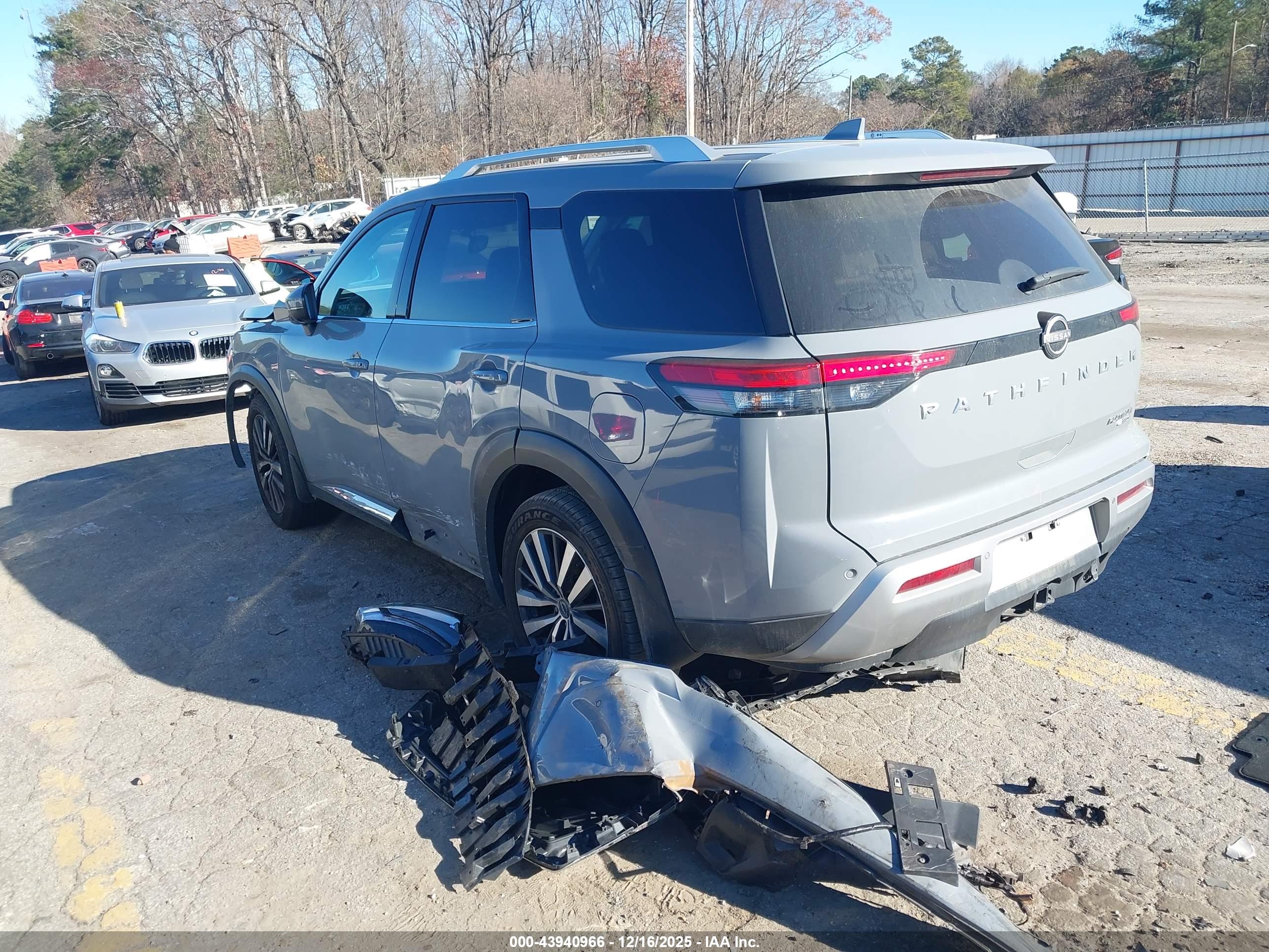 NISSAN PATHFINDER image 3