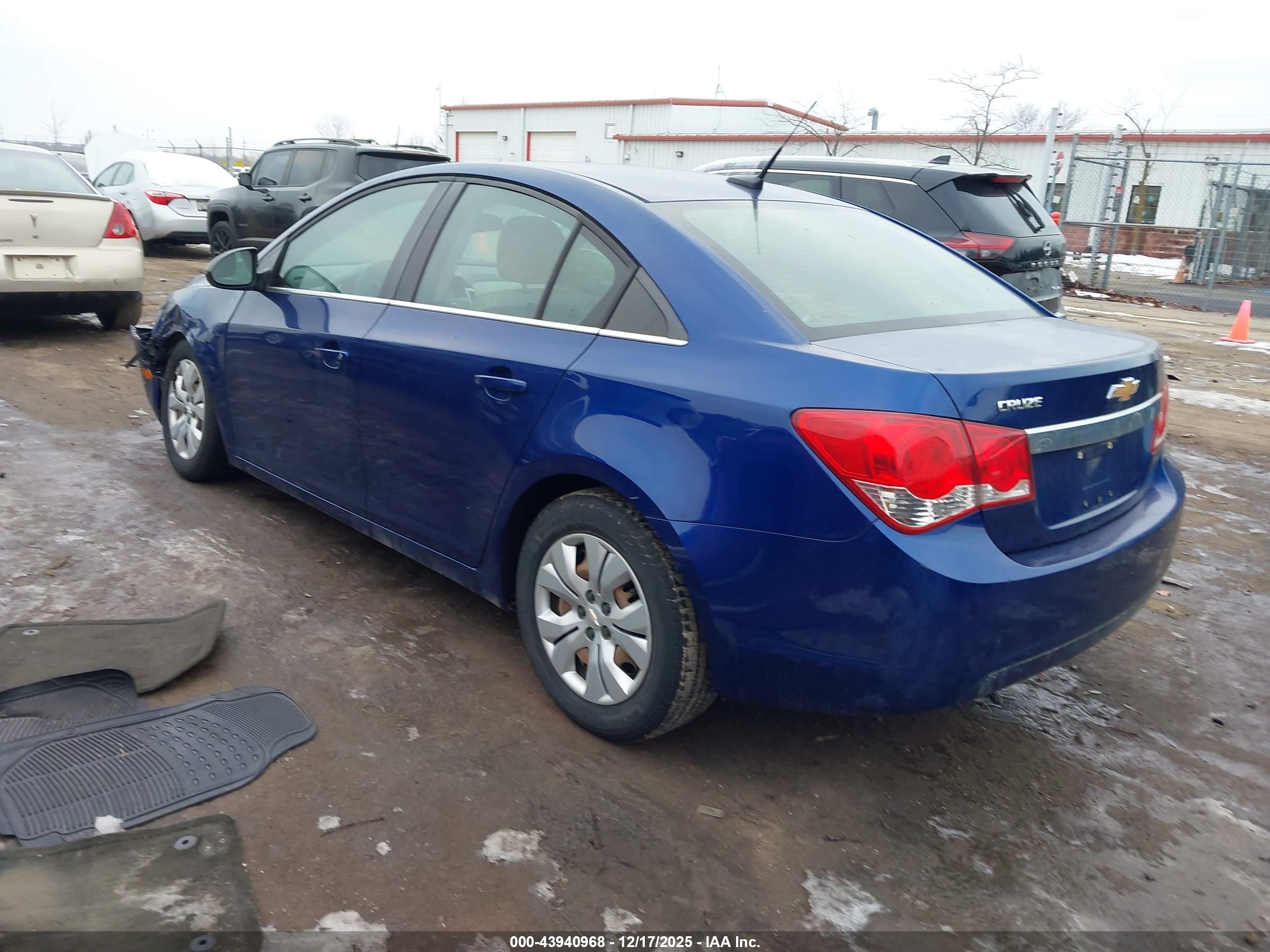 CHEVROLET CRUZE image 3