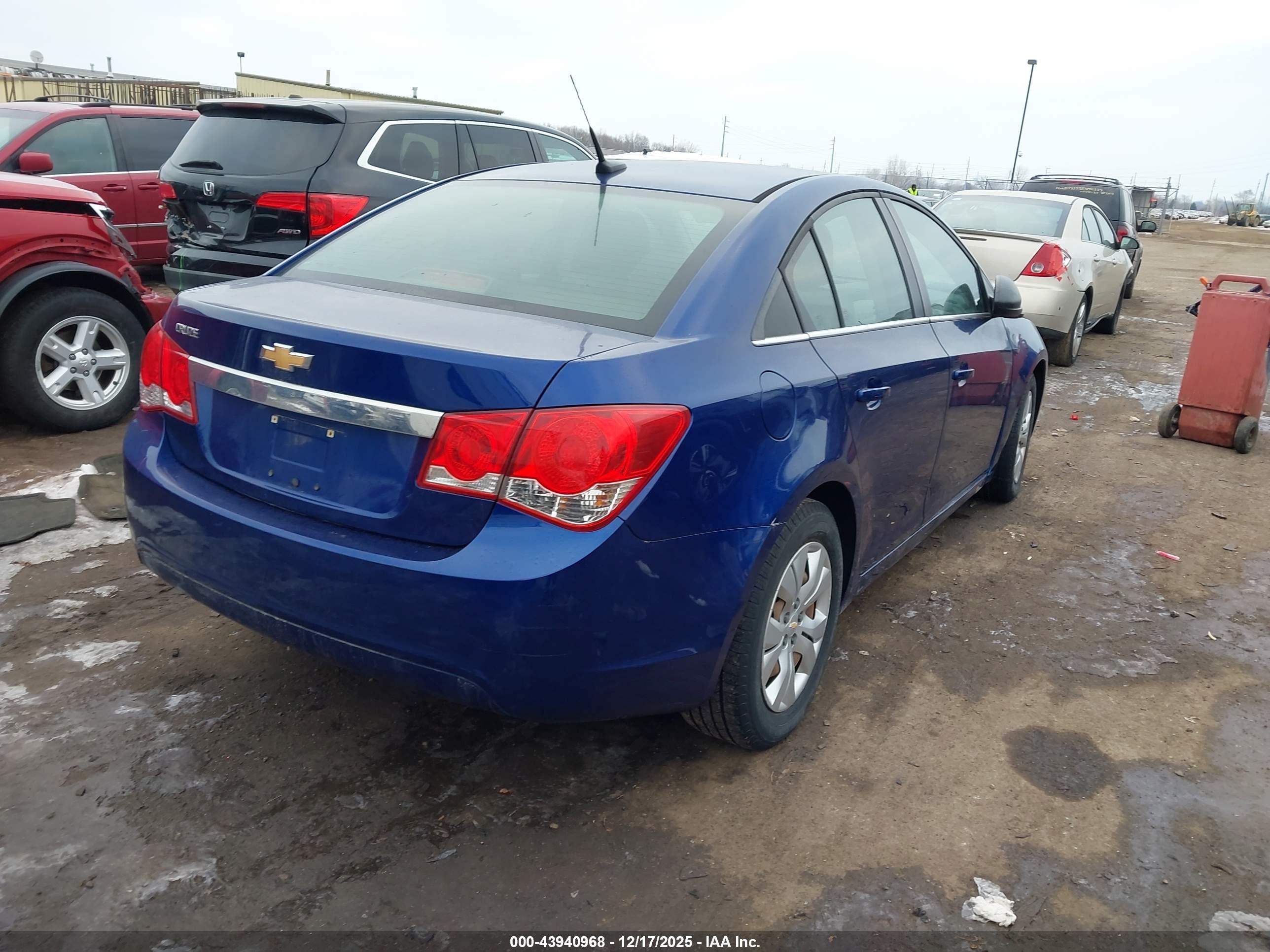 CHEVROLET CRUZE image 4