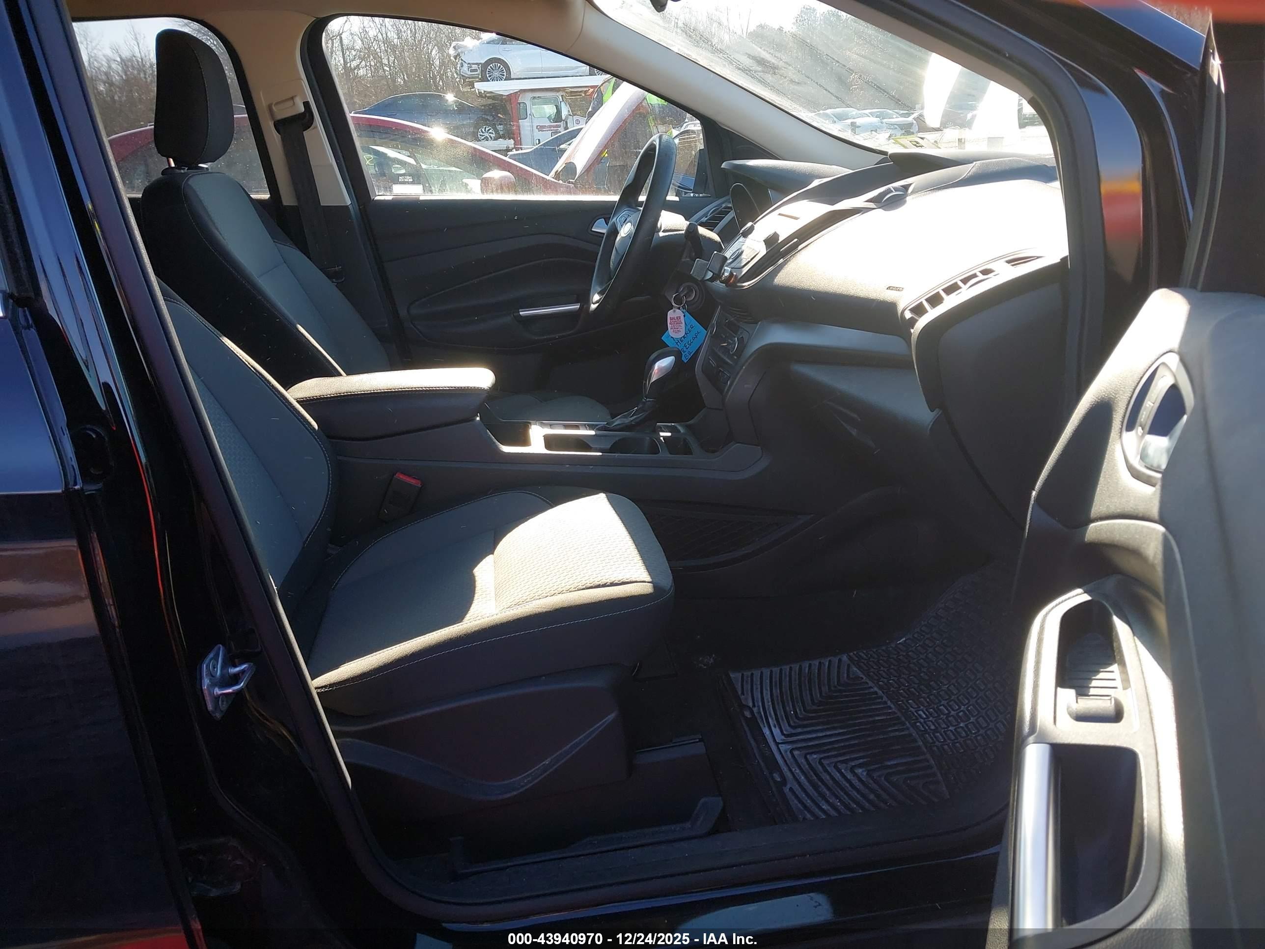 FORD ESCAPE image 5
