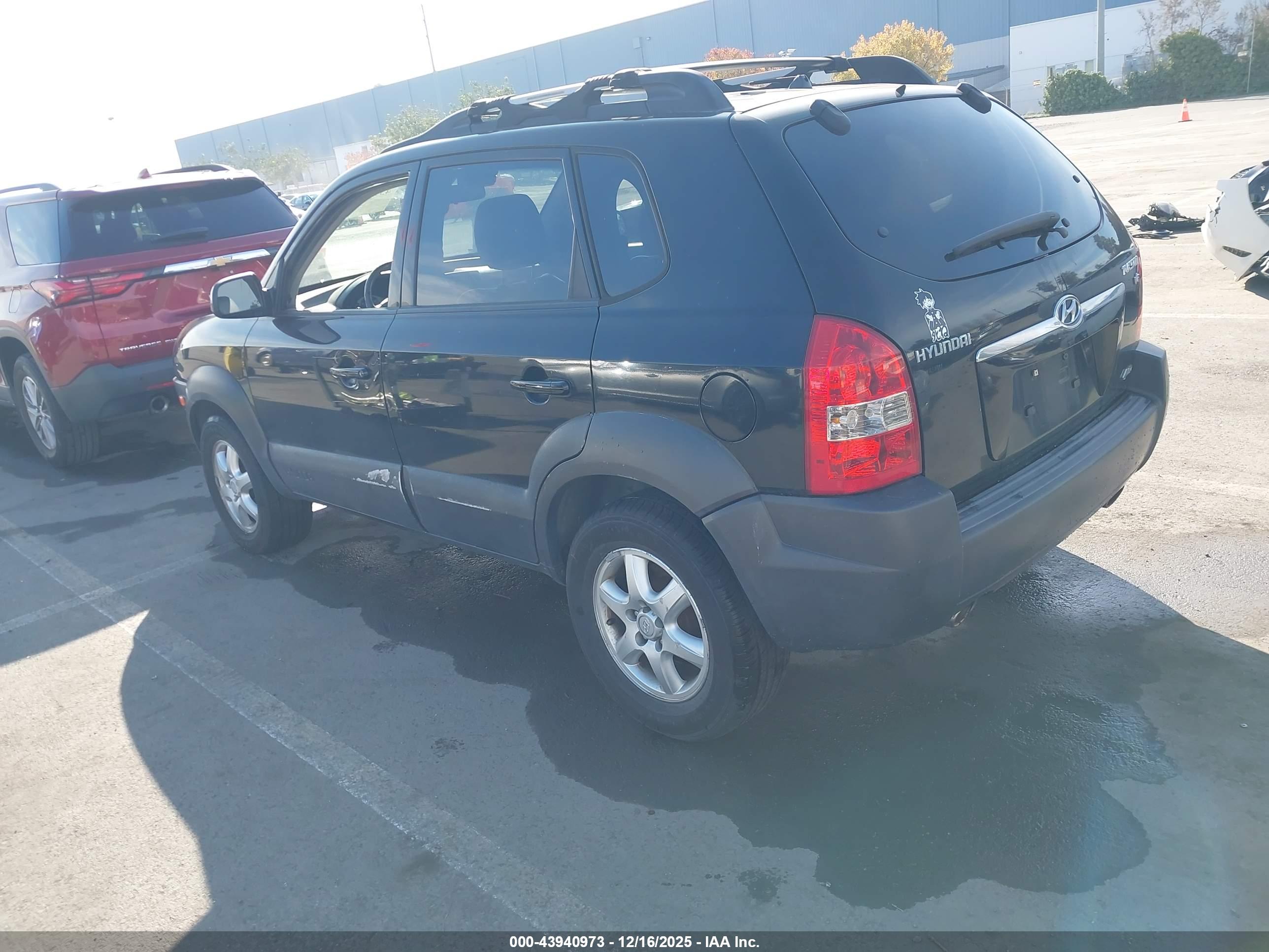 HYUNDAI TUCSON image 3