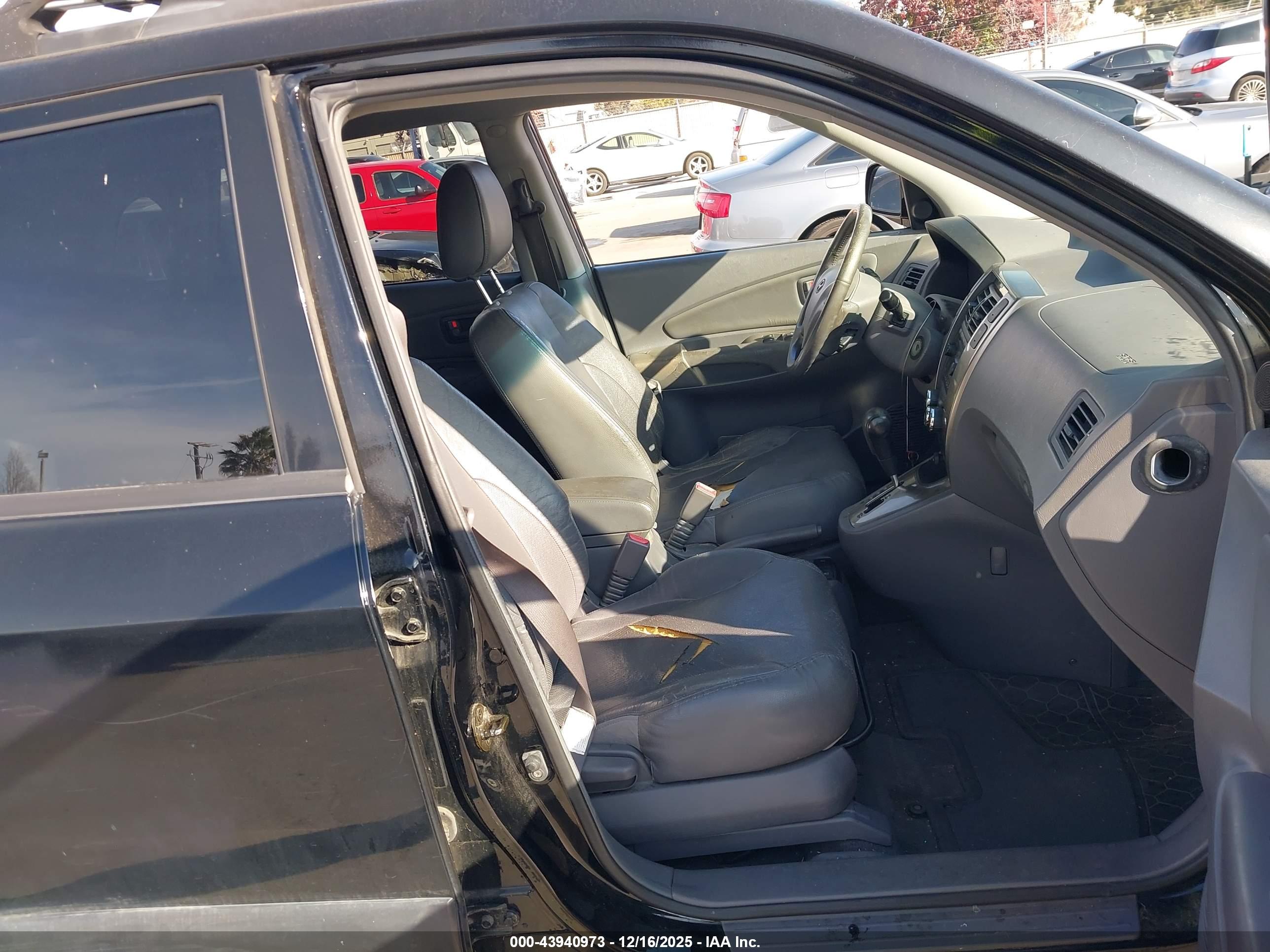 HYUNDAI TUCSON image 5