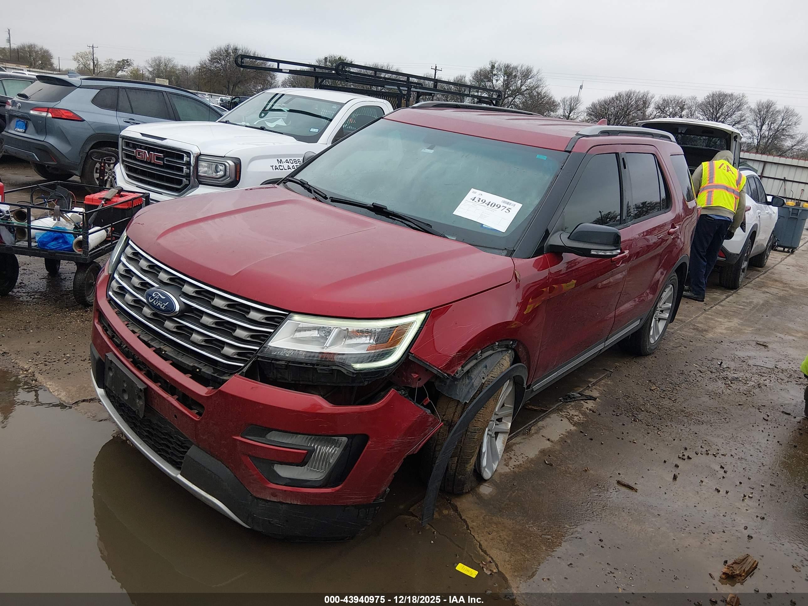 FORD EXPLORER image 2