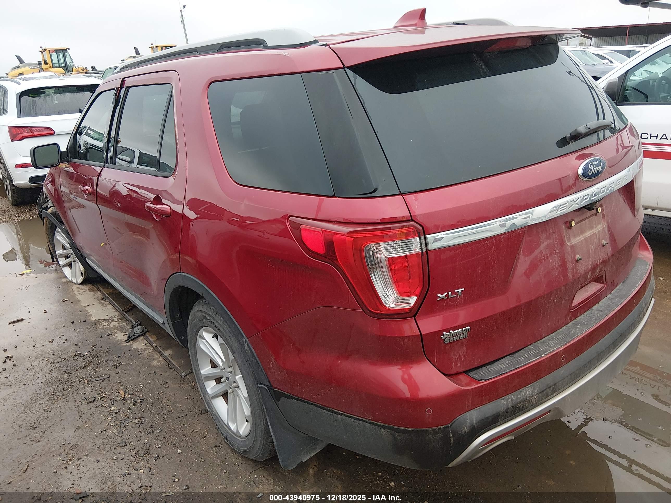 FORD EXPLORER image 3