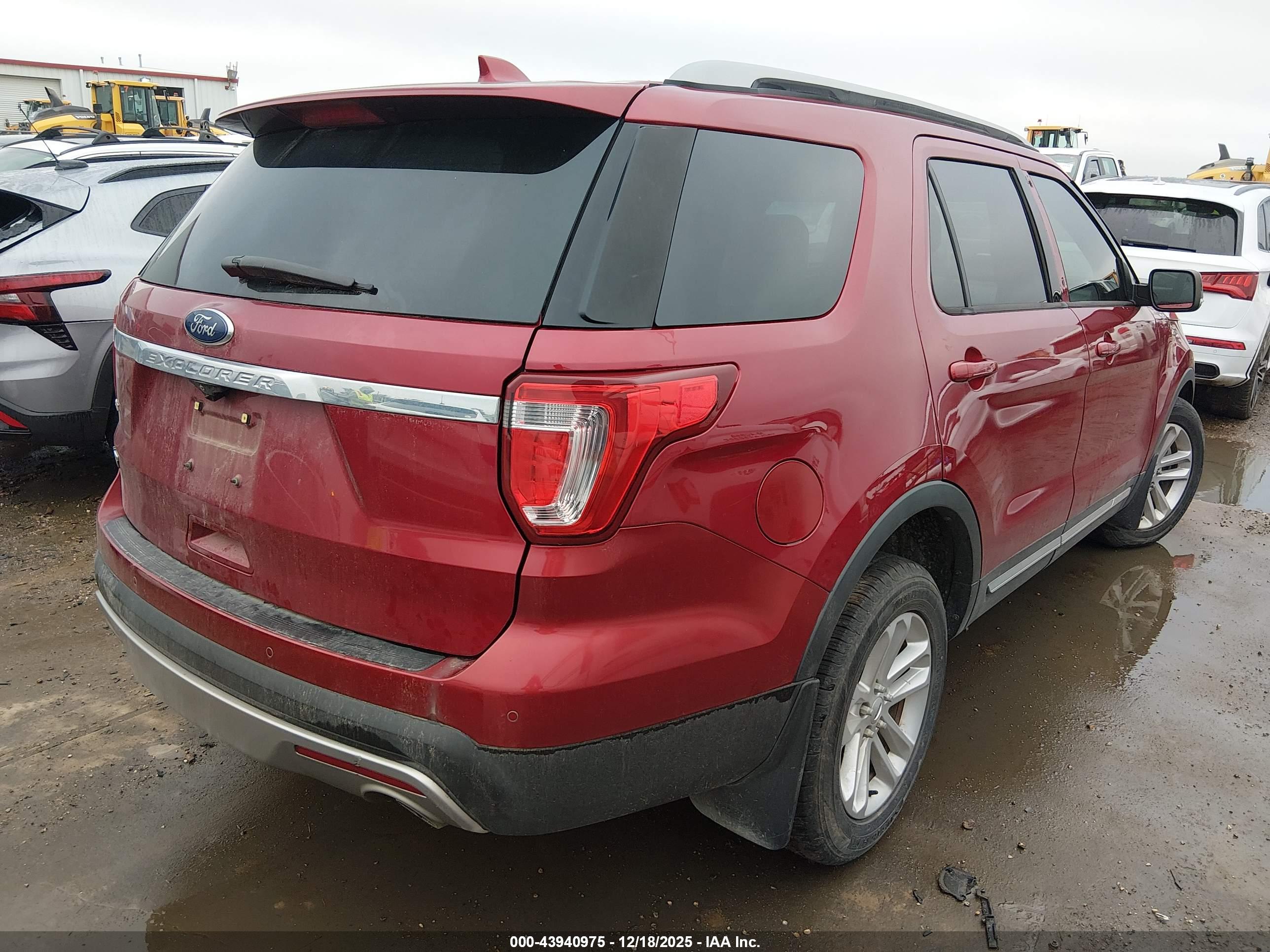 FORD EXPLORER image 4