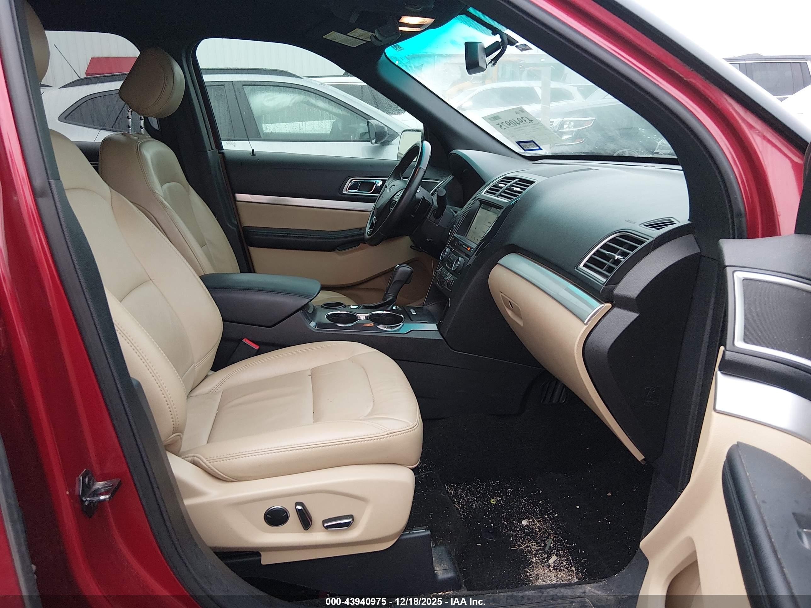 FORD EXPLORER image 5