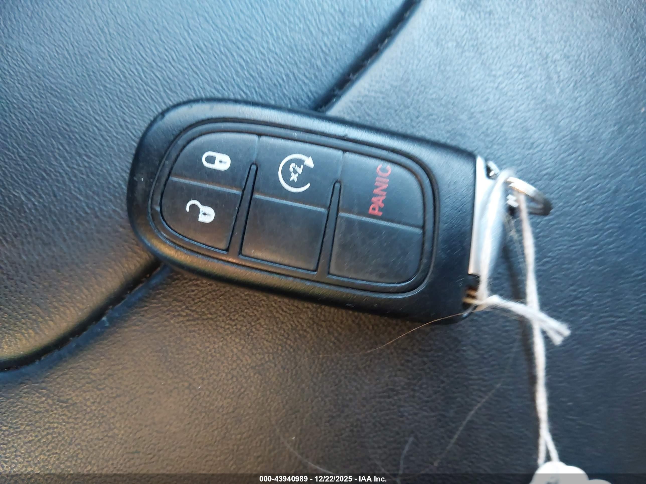 JEEP CHEROKEE image 11