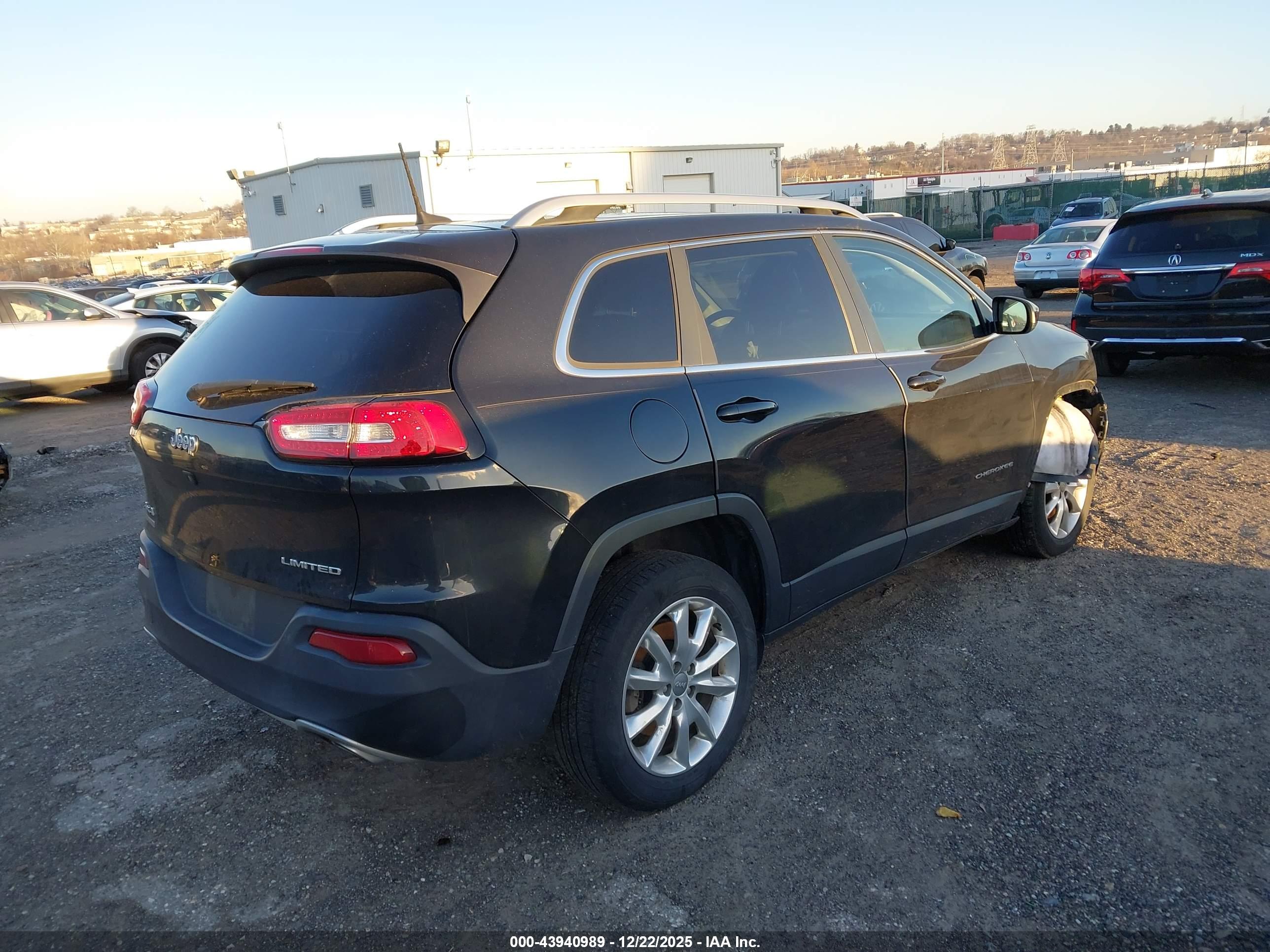 JEEP CHEROKEE image 4