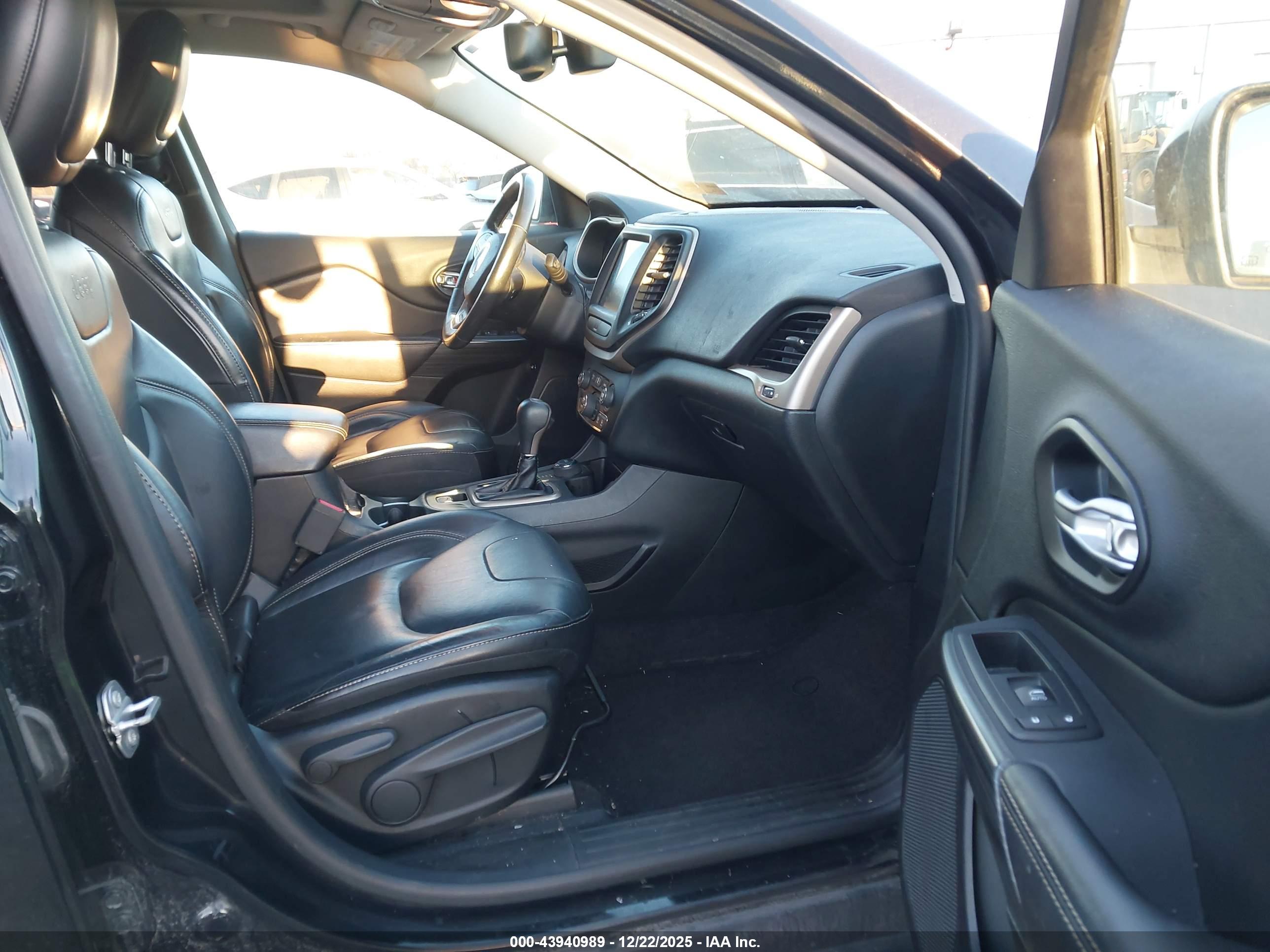 JEEP CHEROKEE image 5