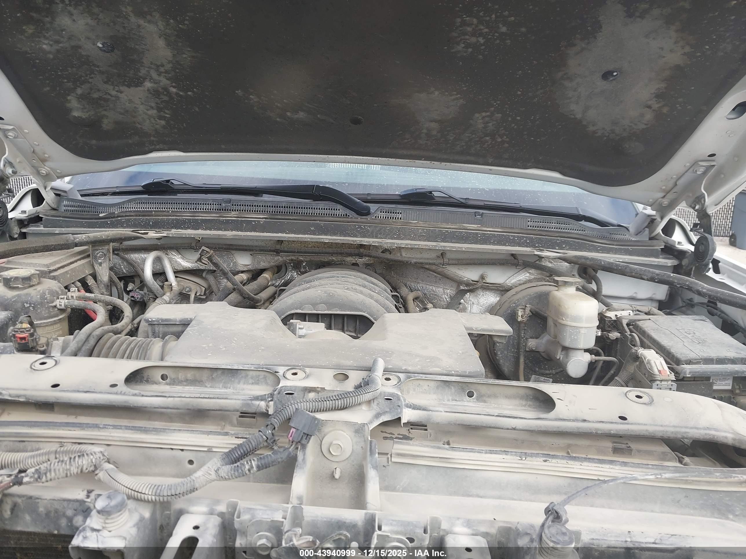 CHEVROLET TAHOE image 10