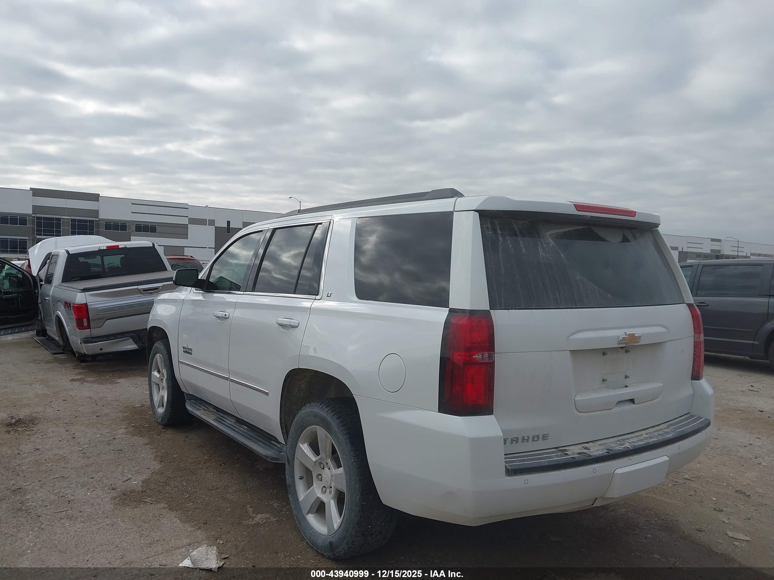 CHEVROLET TAHOE image 3