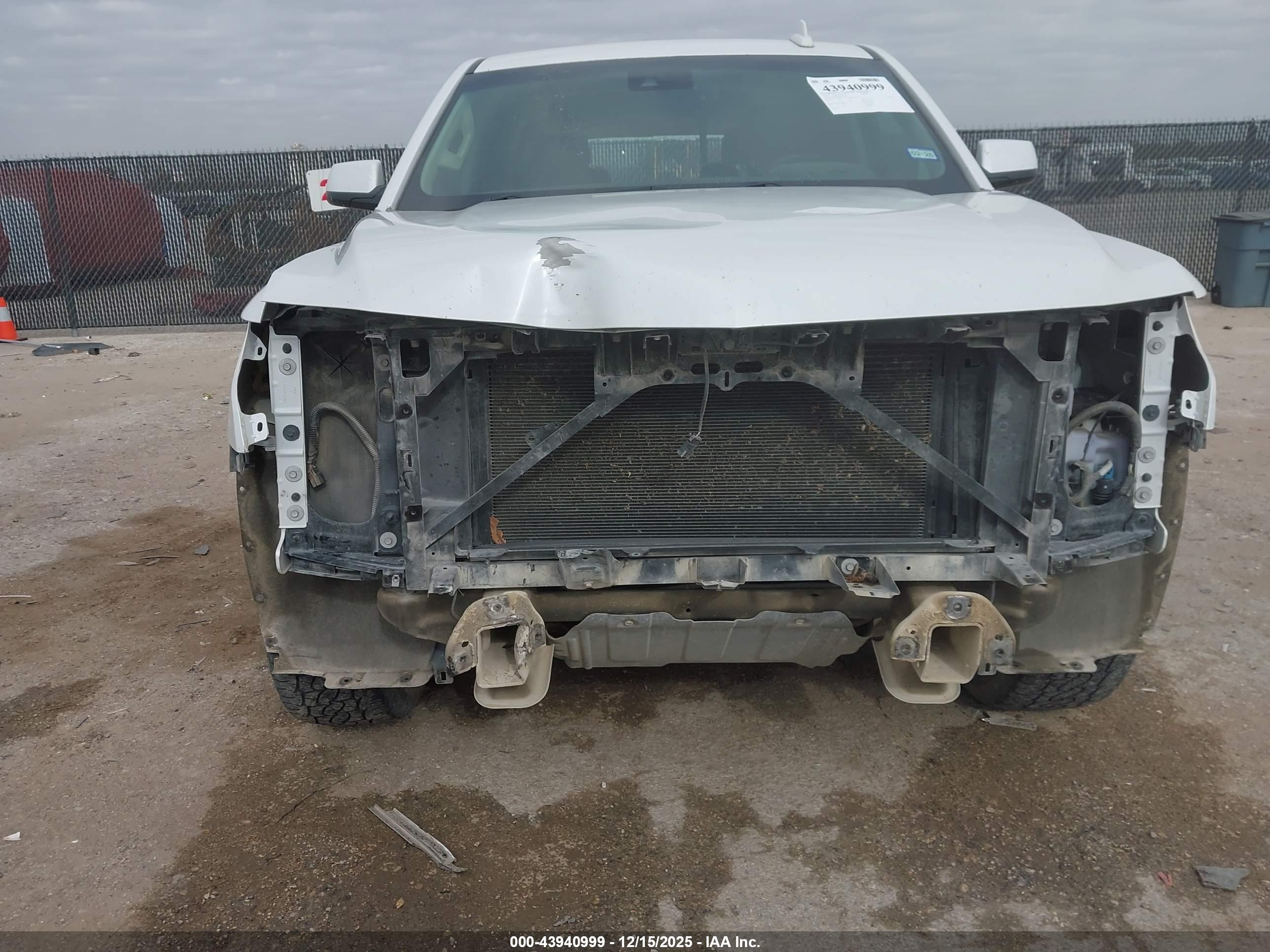 CHEVROLET TAHOE image 6