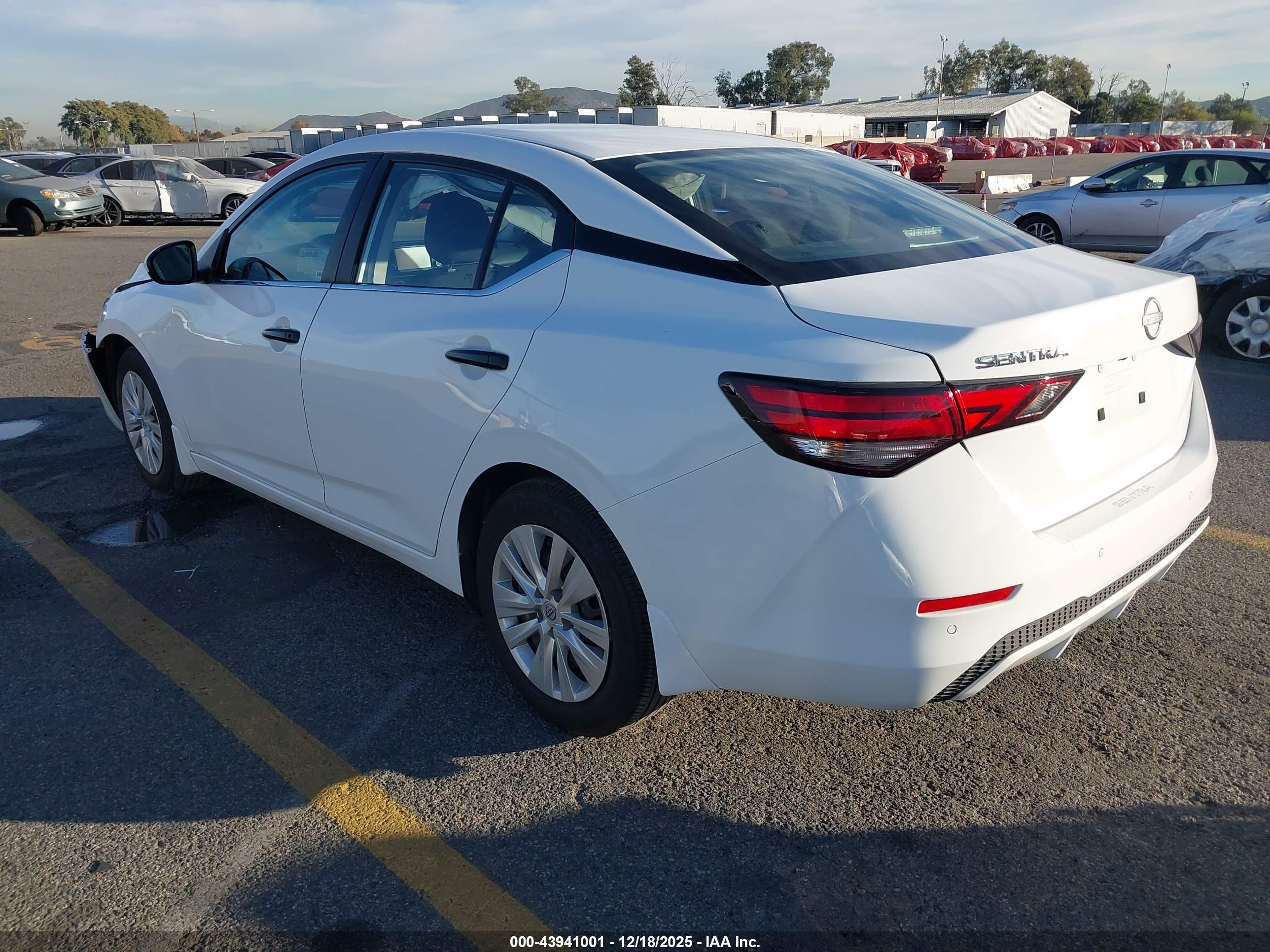 NISSAN SENTRA image 3