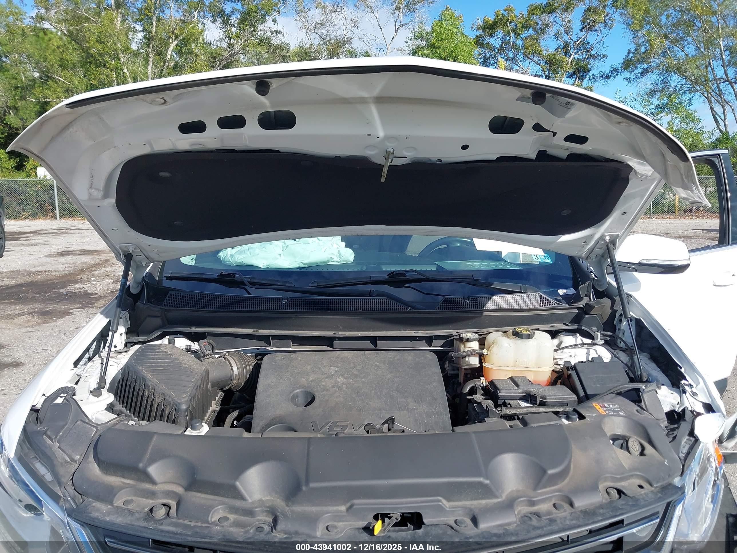 CHEVROLET TRAVERSE image 10