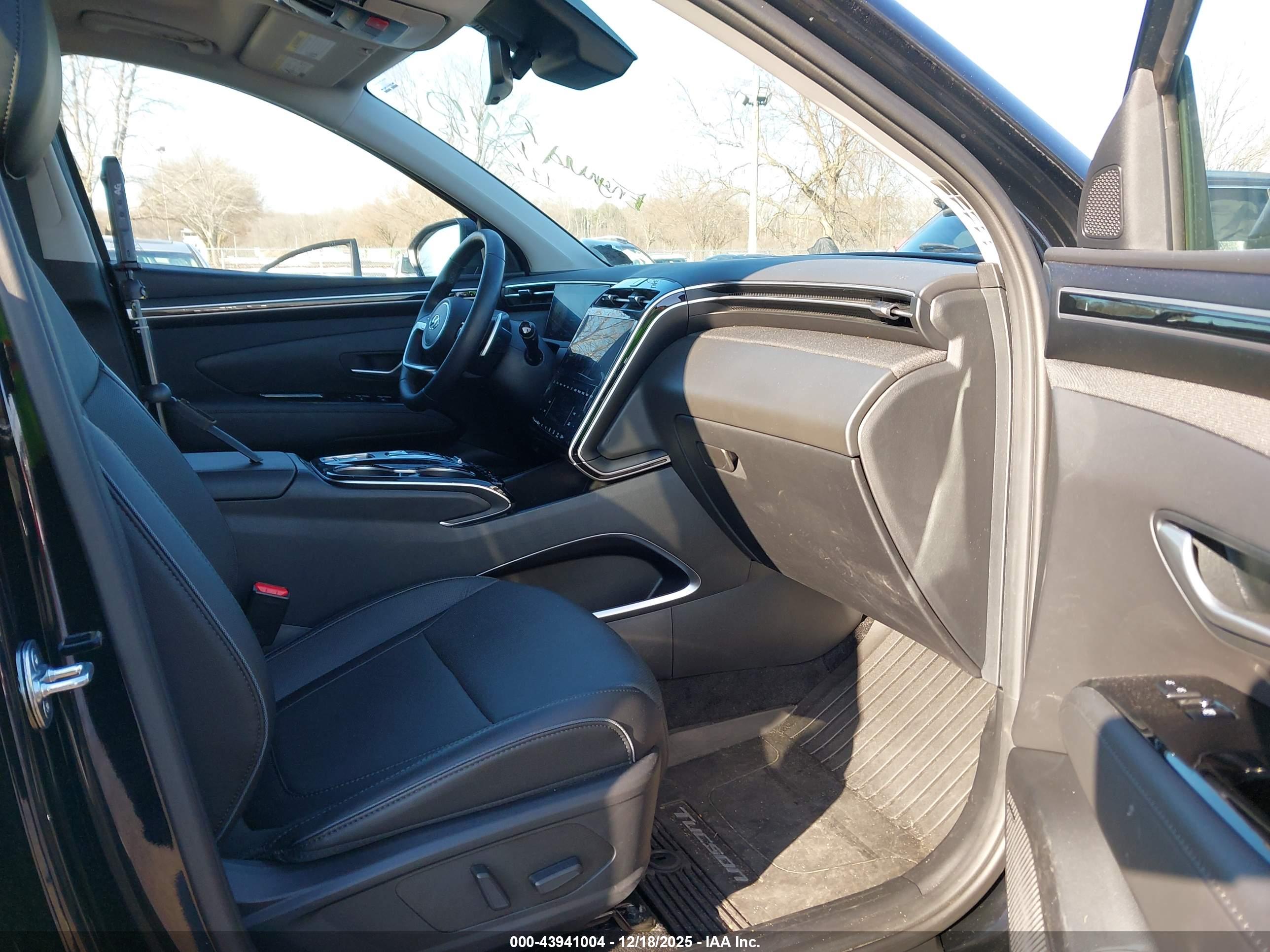 HYUNDAI TUCSON image 5