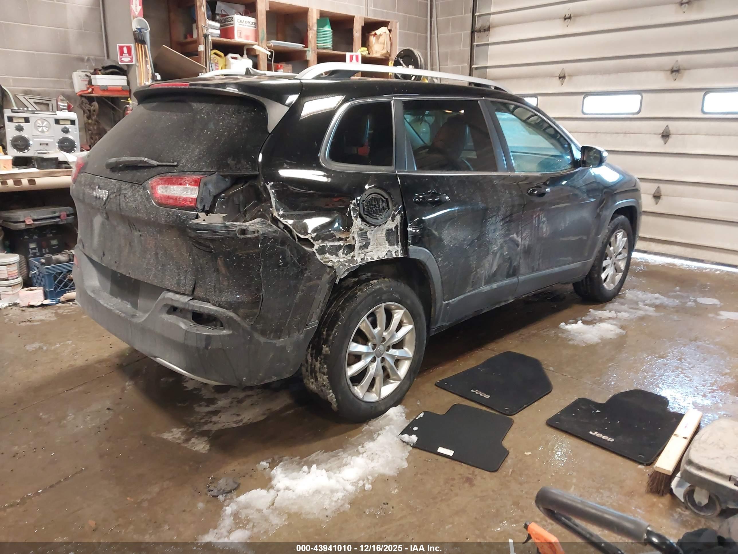 JEEP CHEROKEE image 4