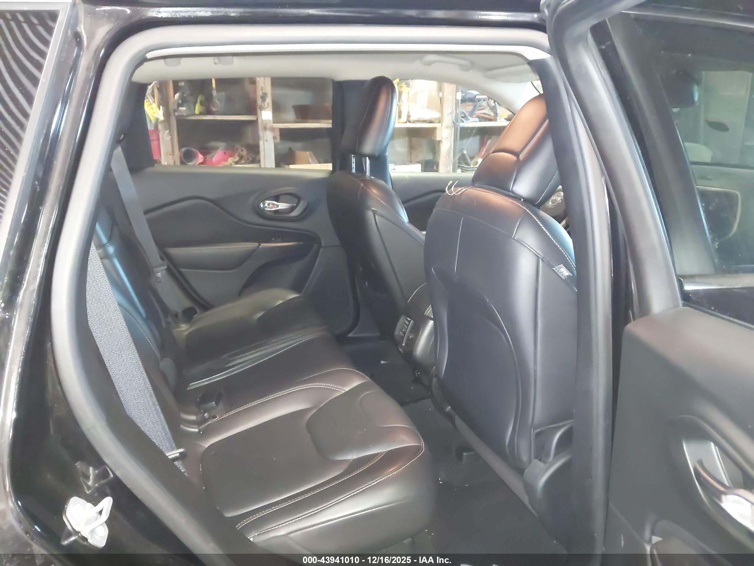 JEEP CHEROKEE image 8