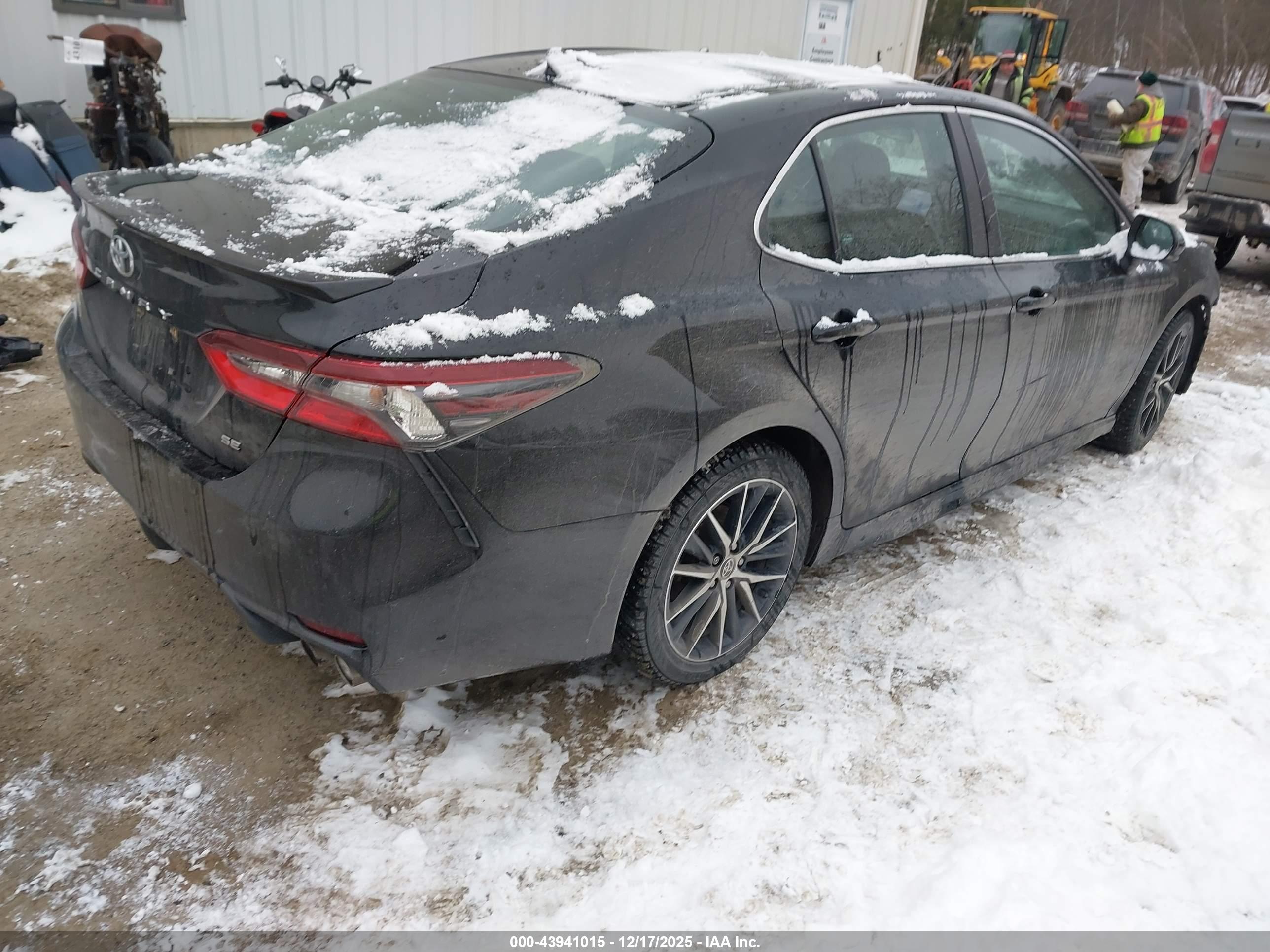 TOYOTA CAMRY image 4