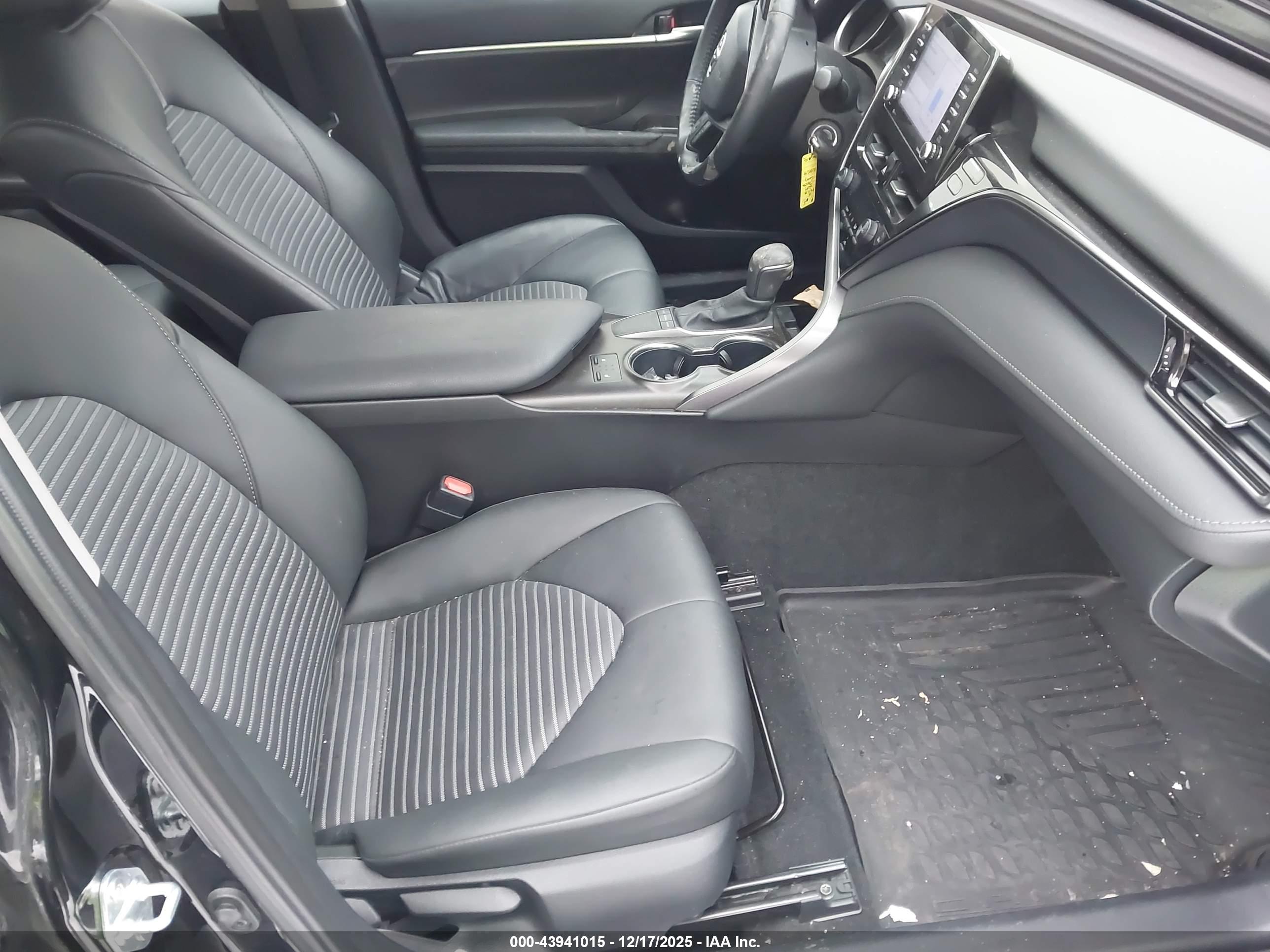 TOYOTA CAMRY image 5