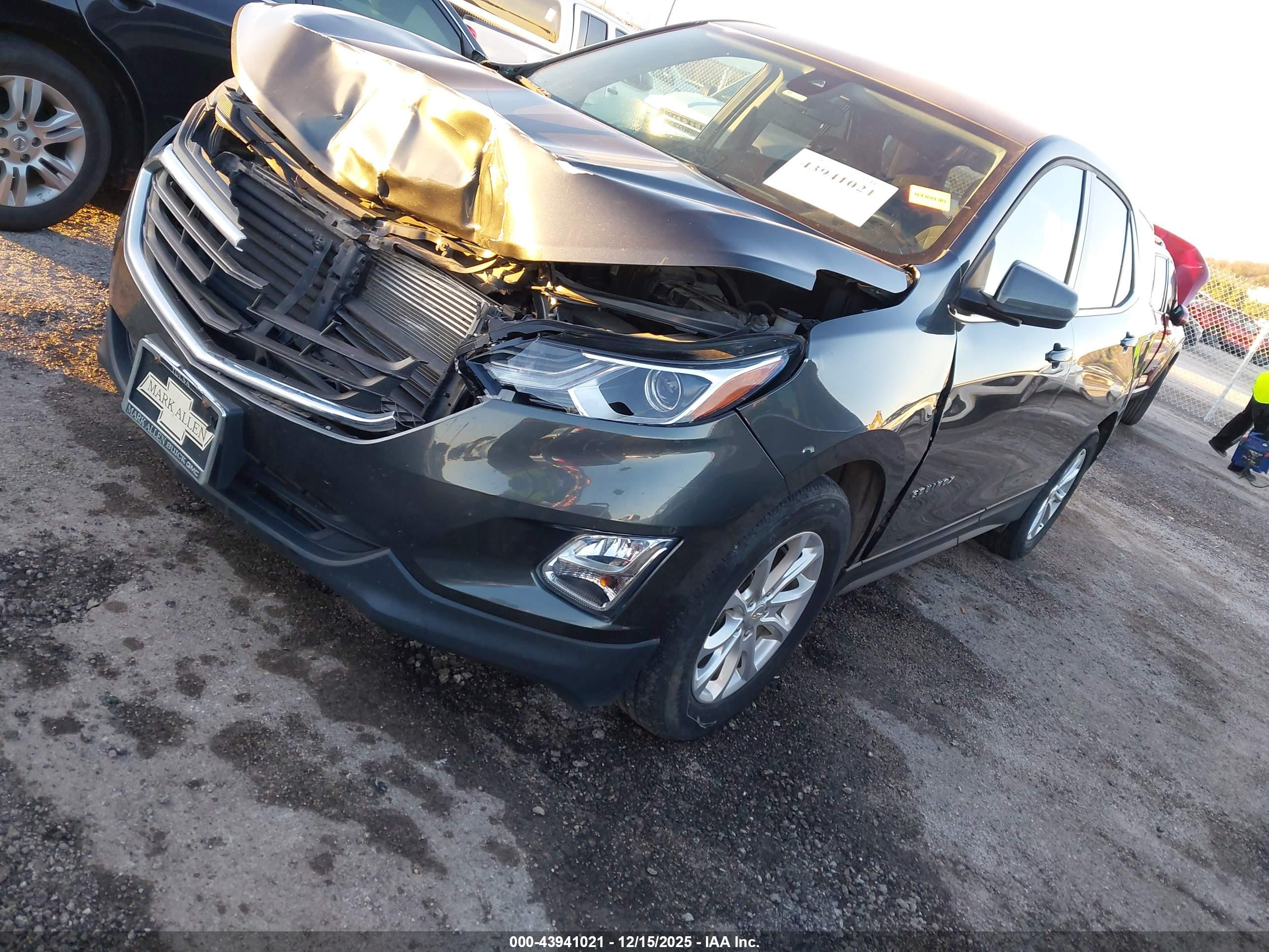 CHEVROLET EQUINOX image 2