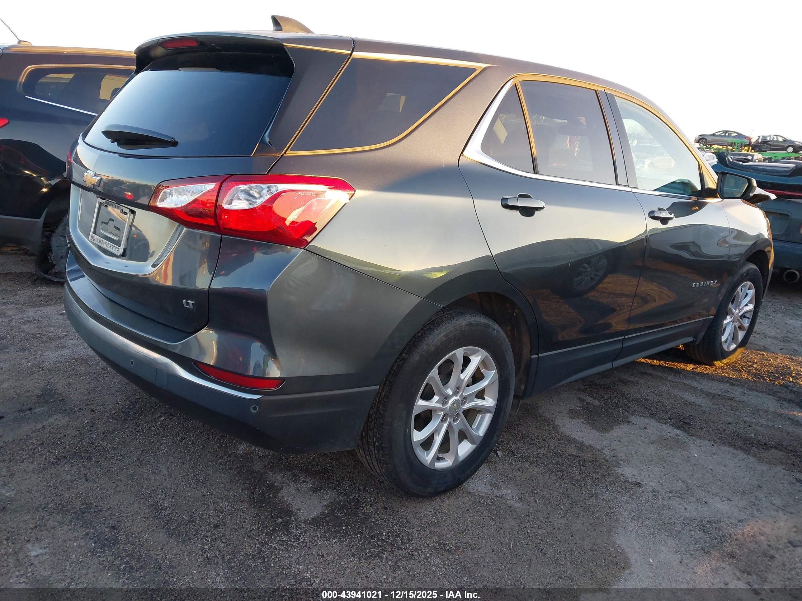 CHEVROLET EQUINOX image 4