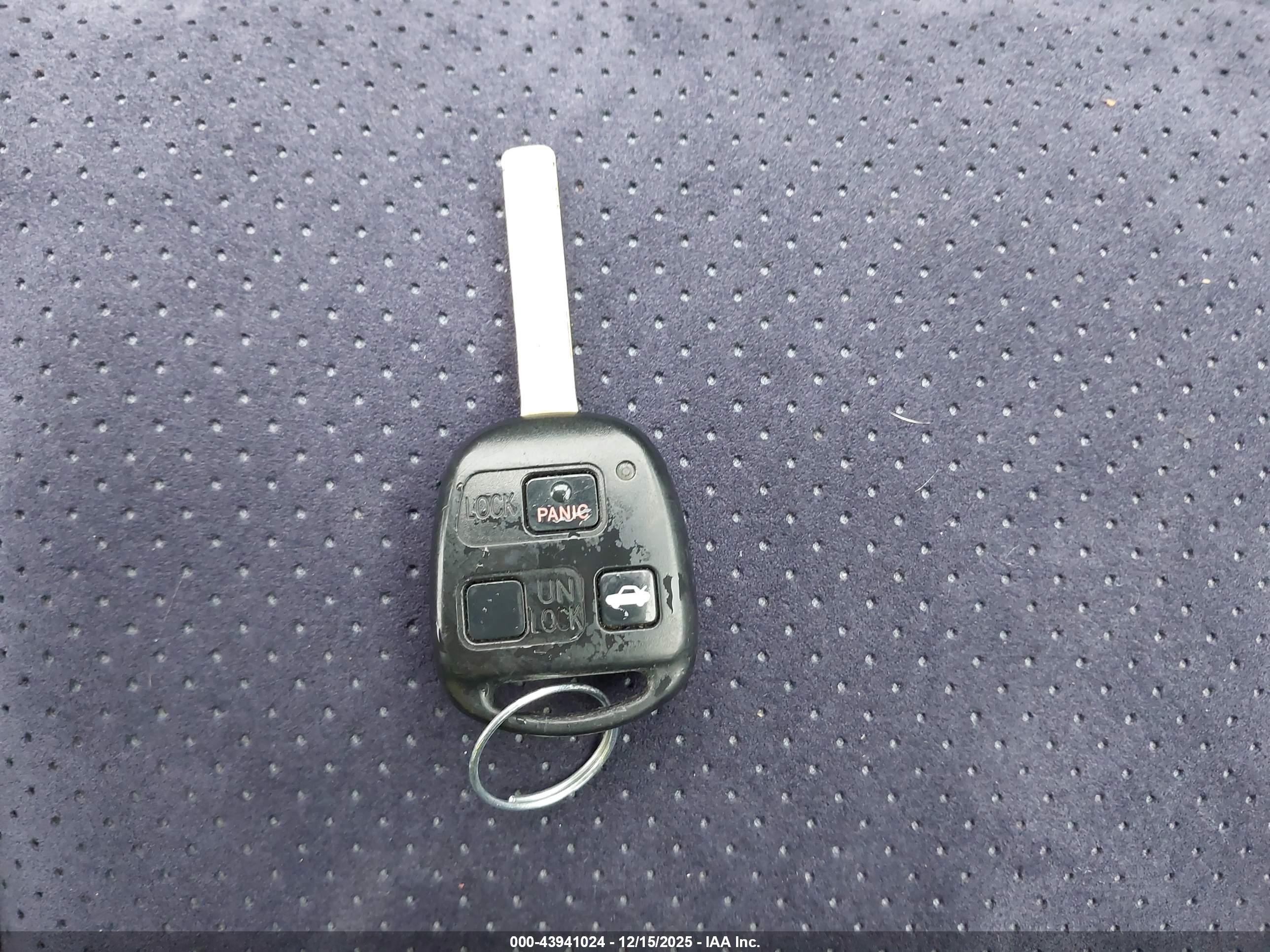 LEXUS IS image 11