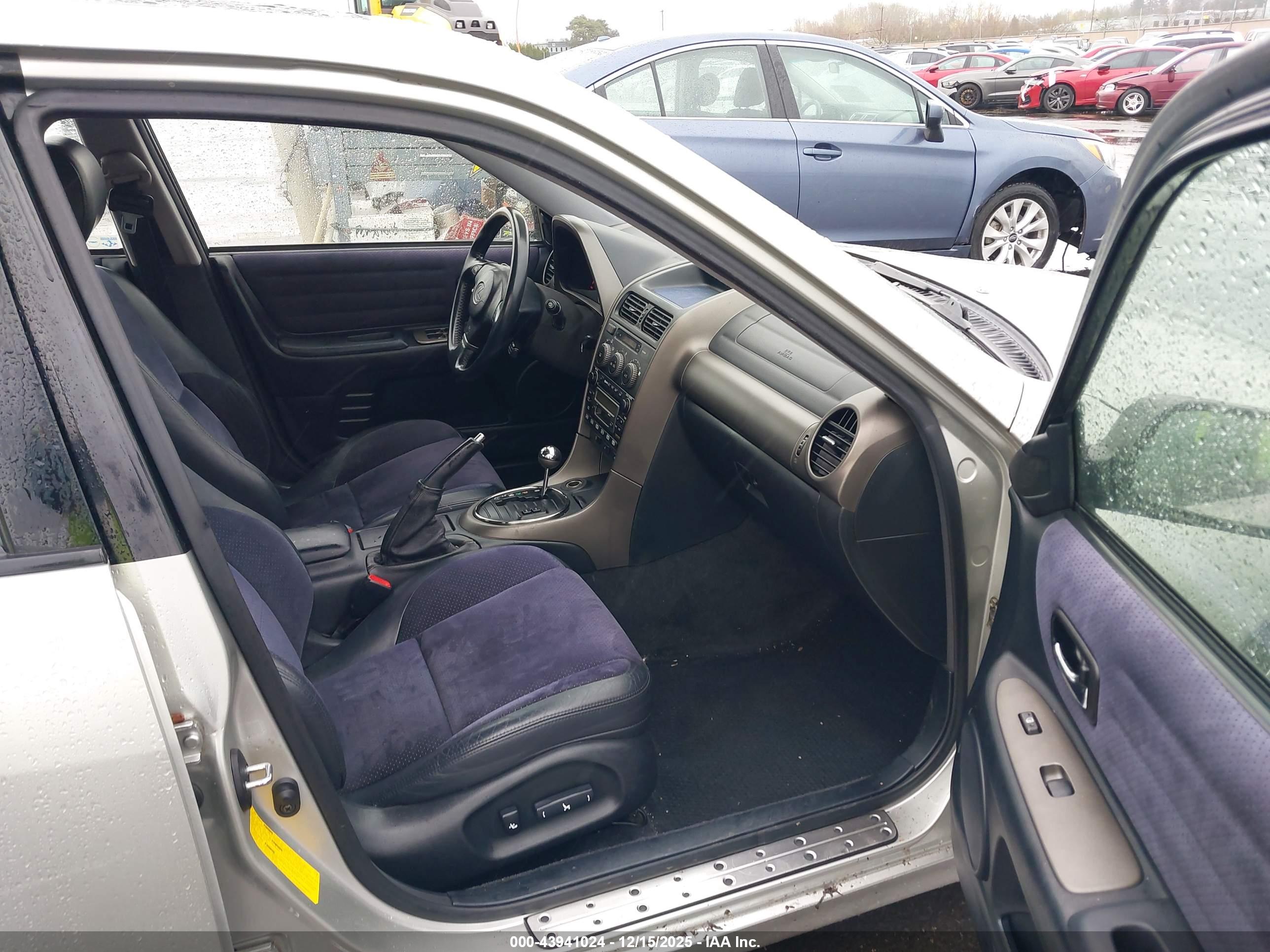 LEXUS IS image 5