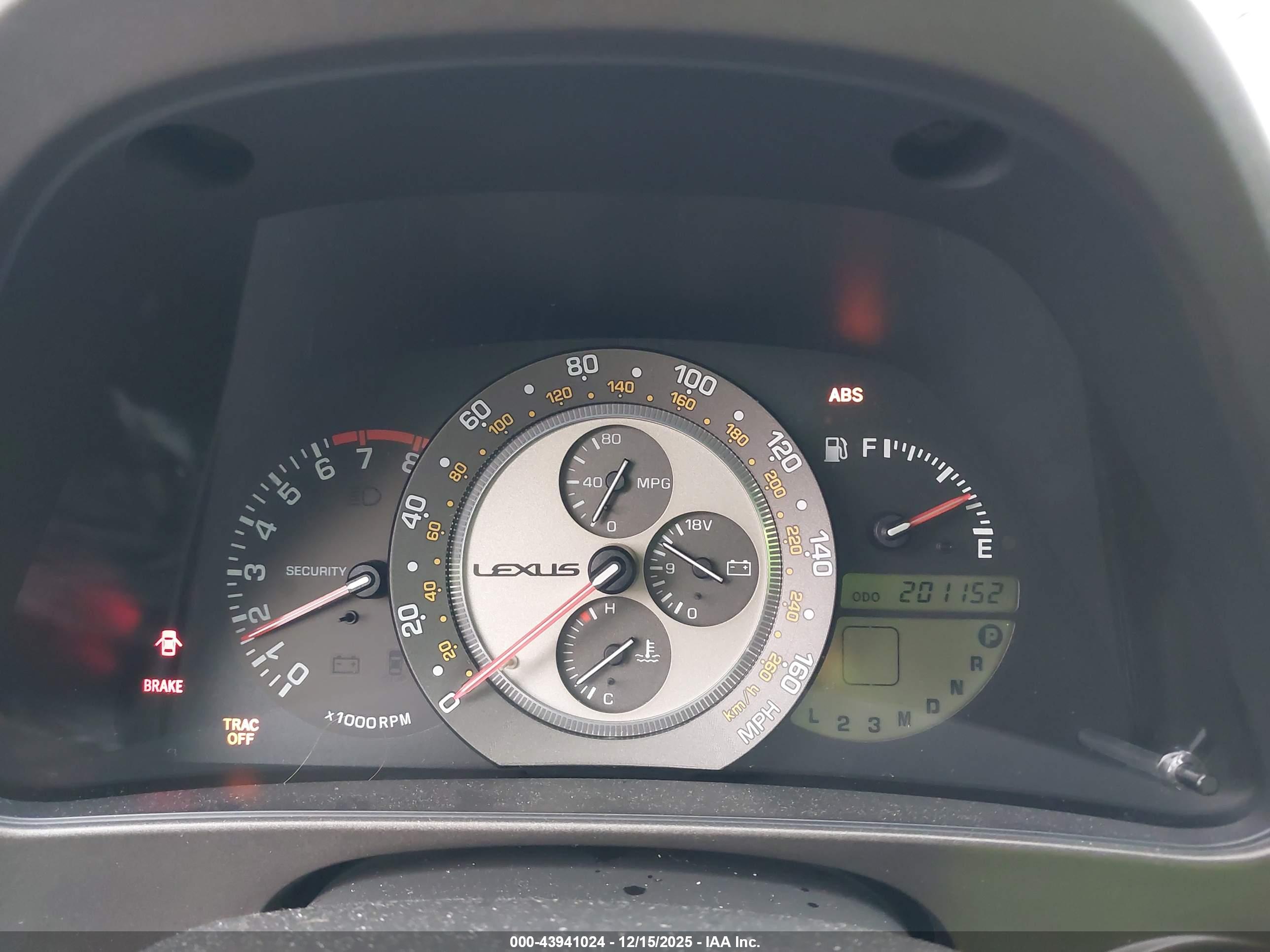 LEXUS IS image 7