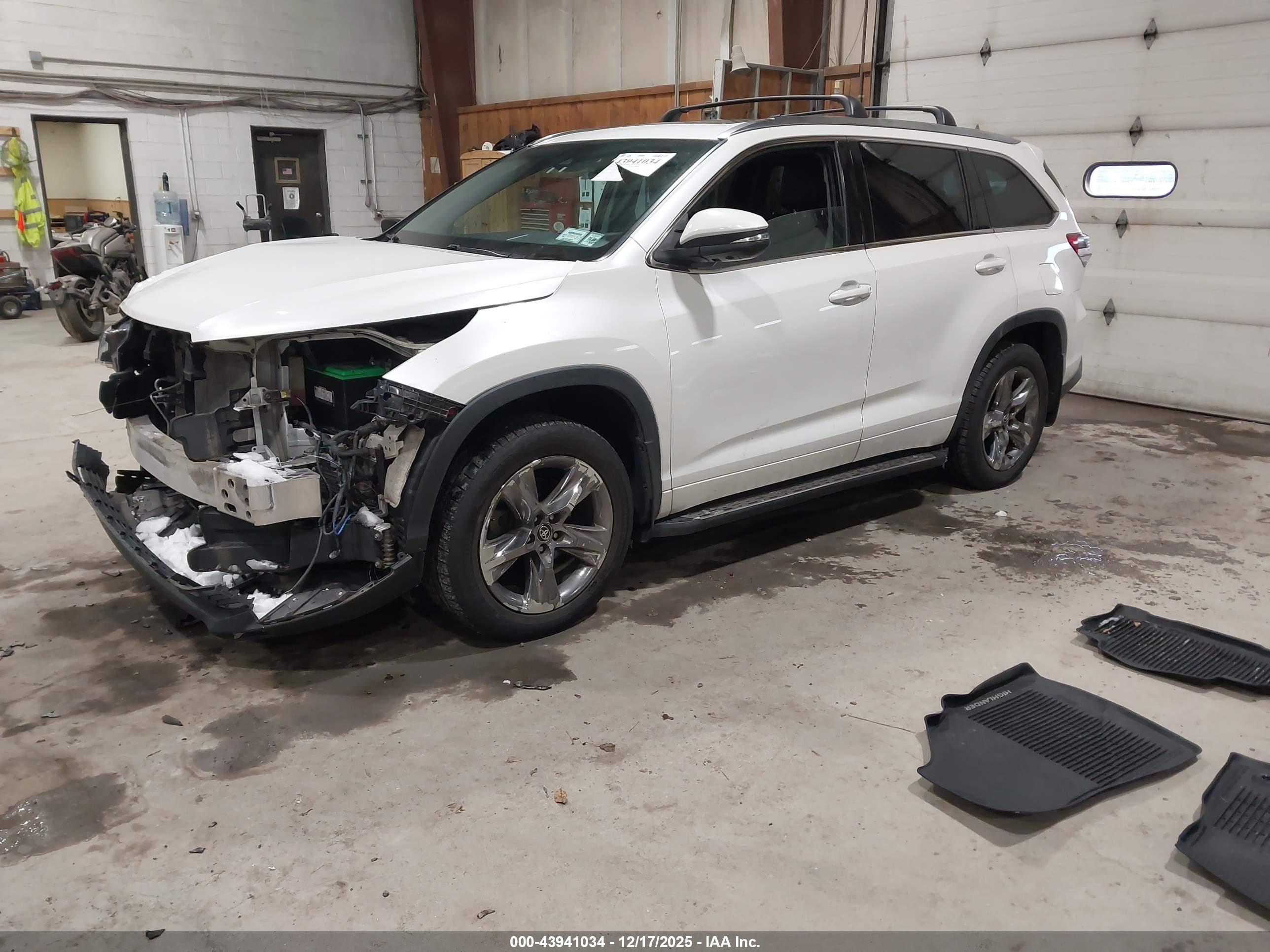 TOYOTA HIGHLANDER image 2