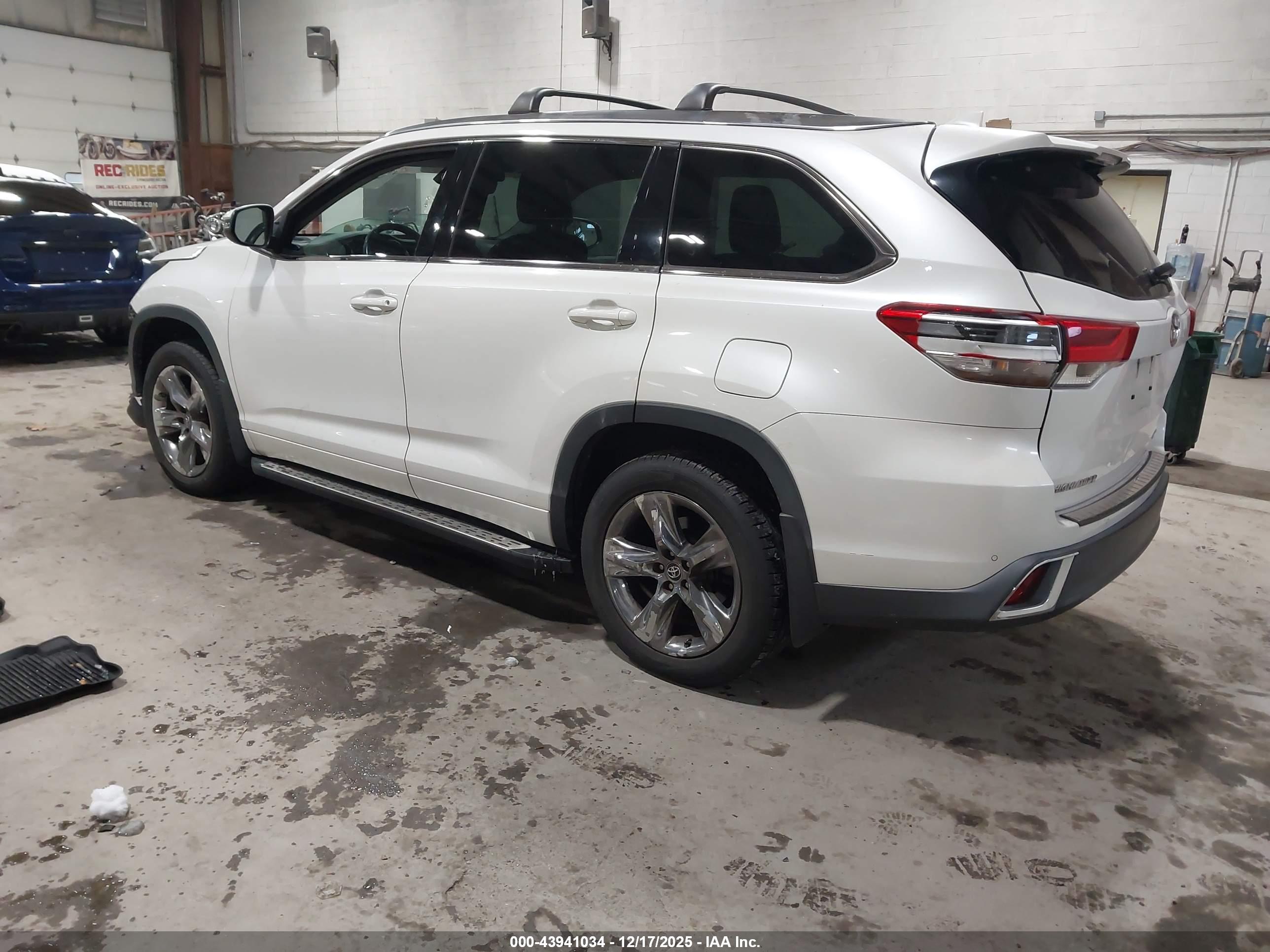 TOYOTA HIGHLANDER image 3