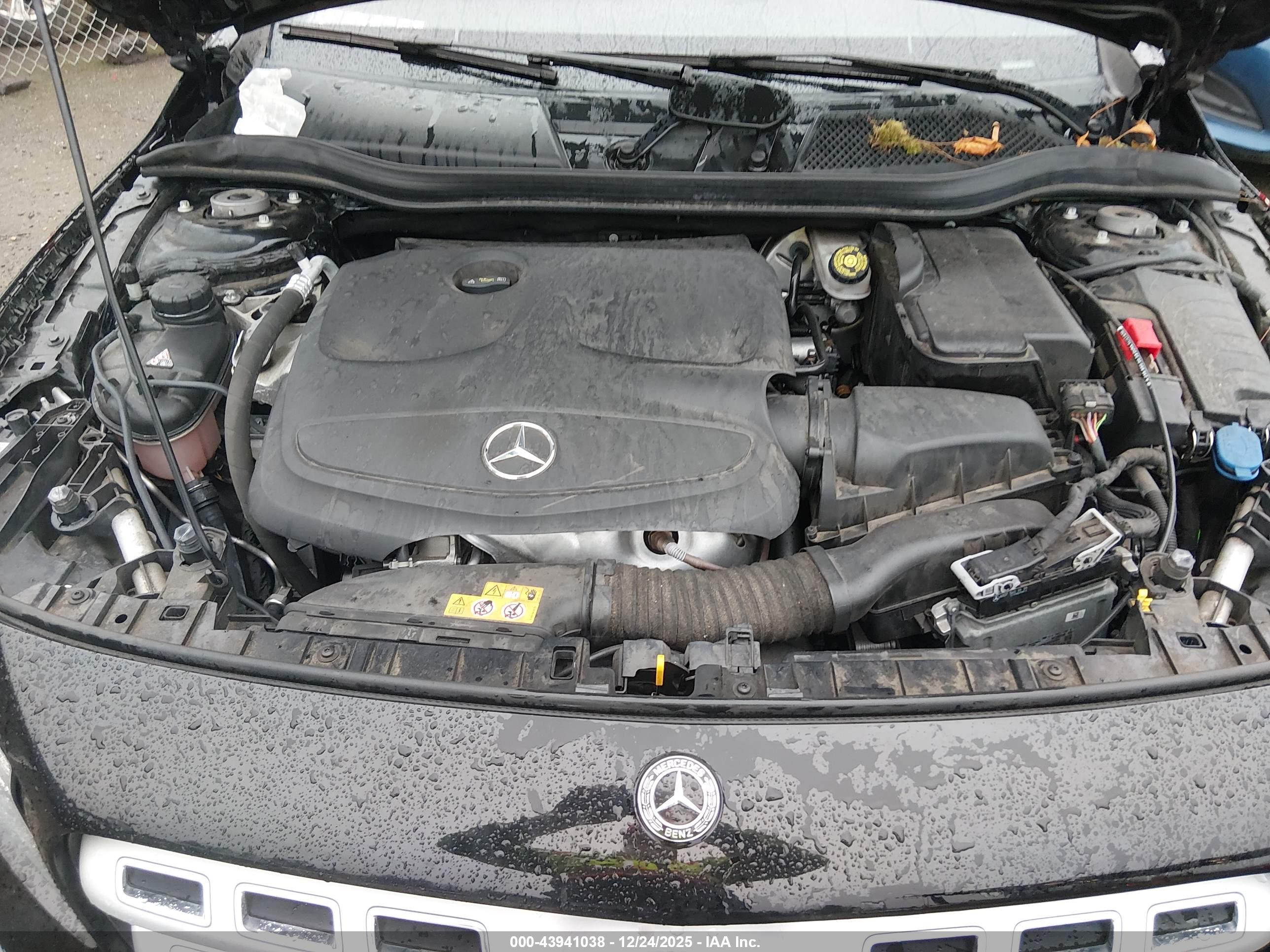 MERCEDES-BENZ GLA image 10