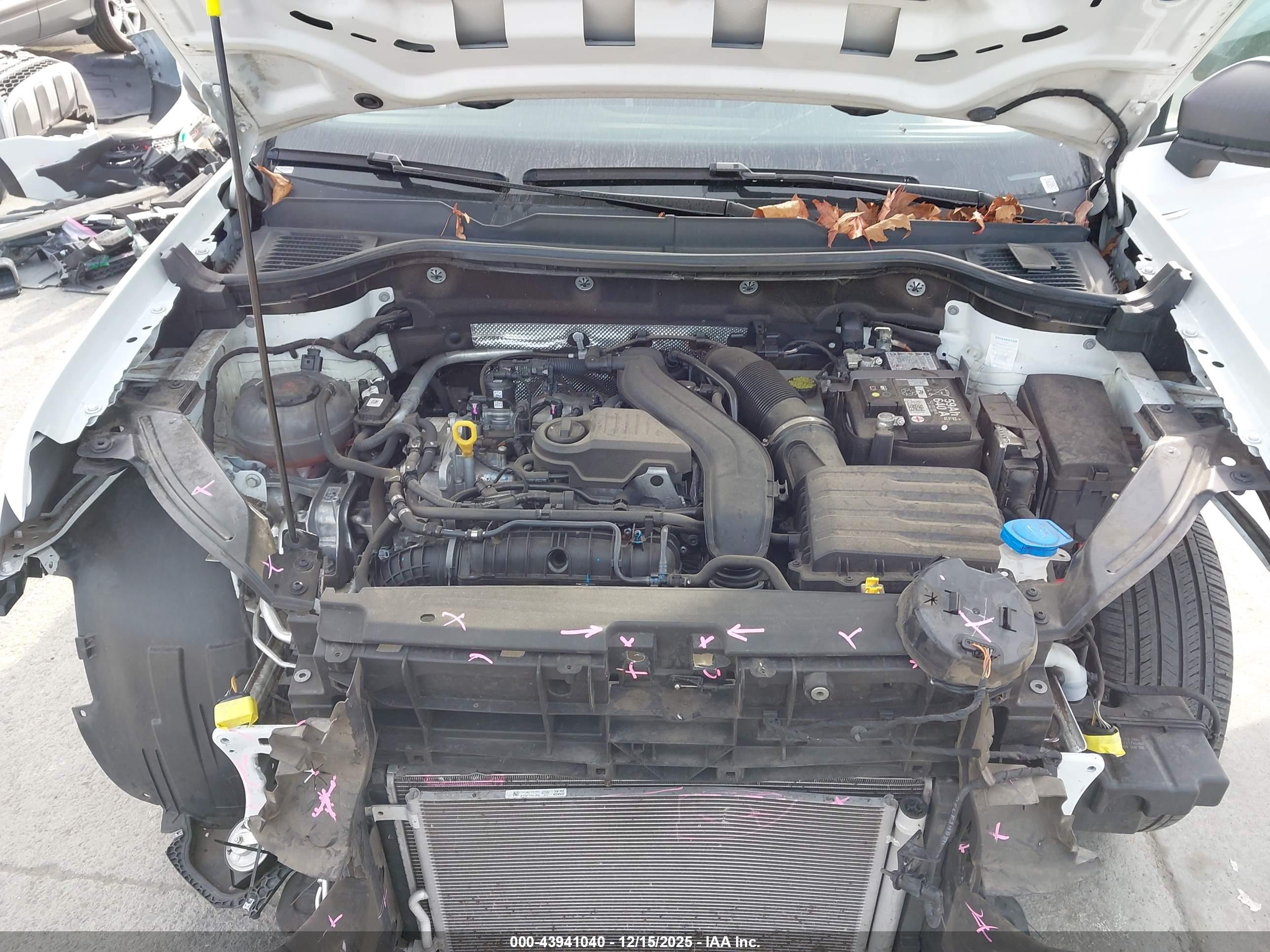 VOLKSWAGEN TAOS image 10