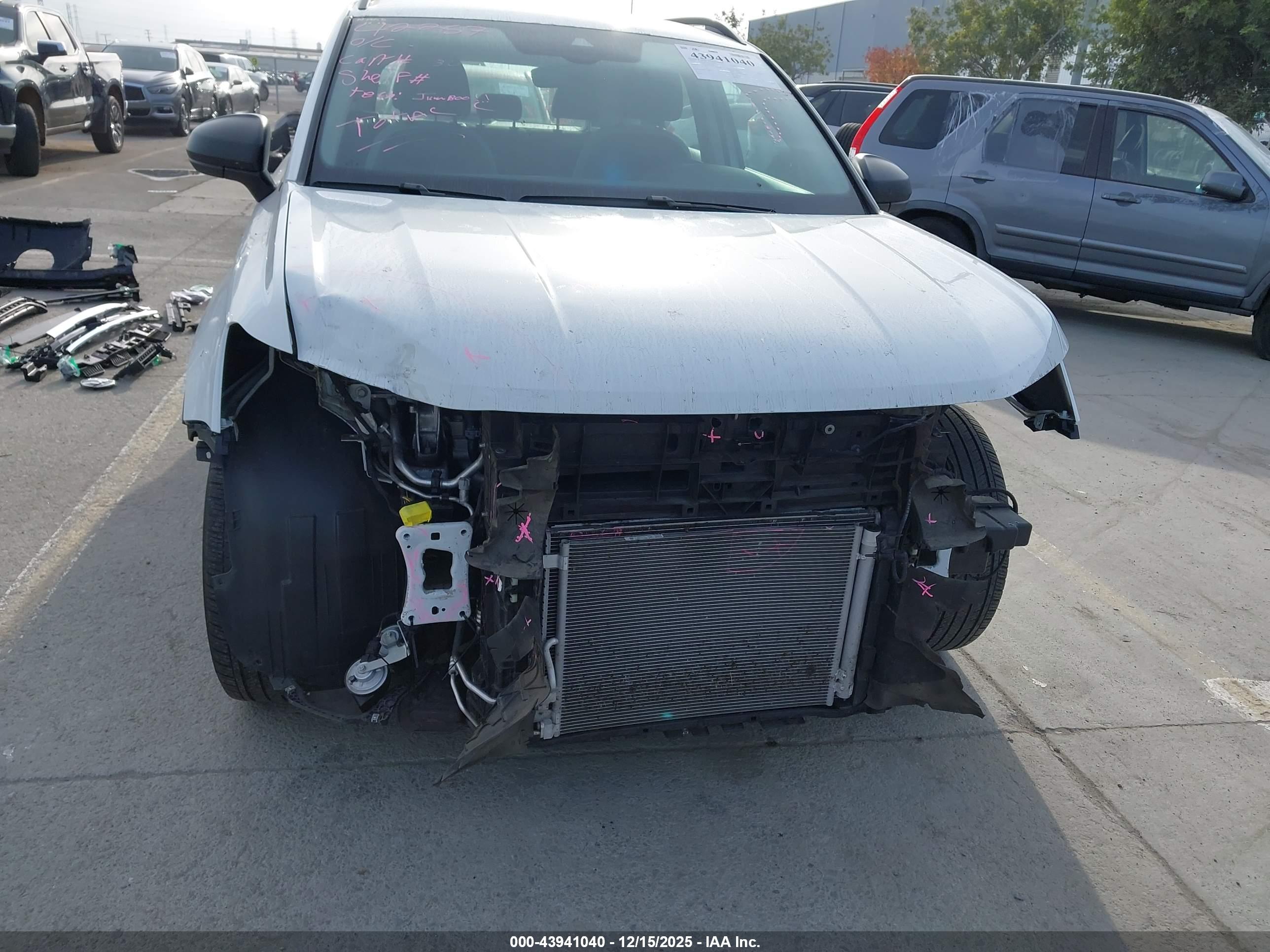 VOLKSWAGEN TAOS image 6