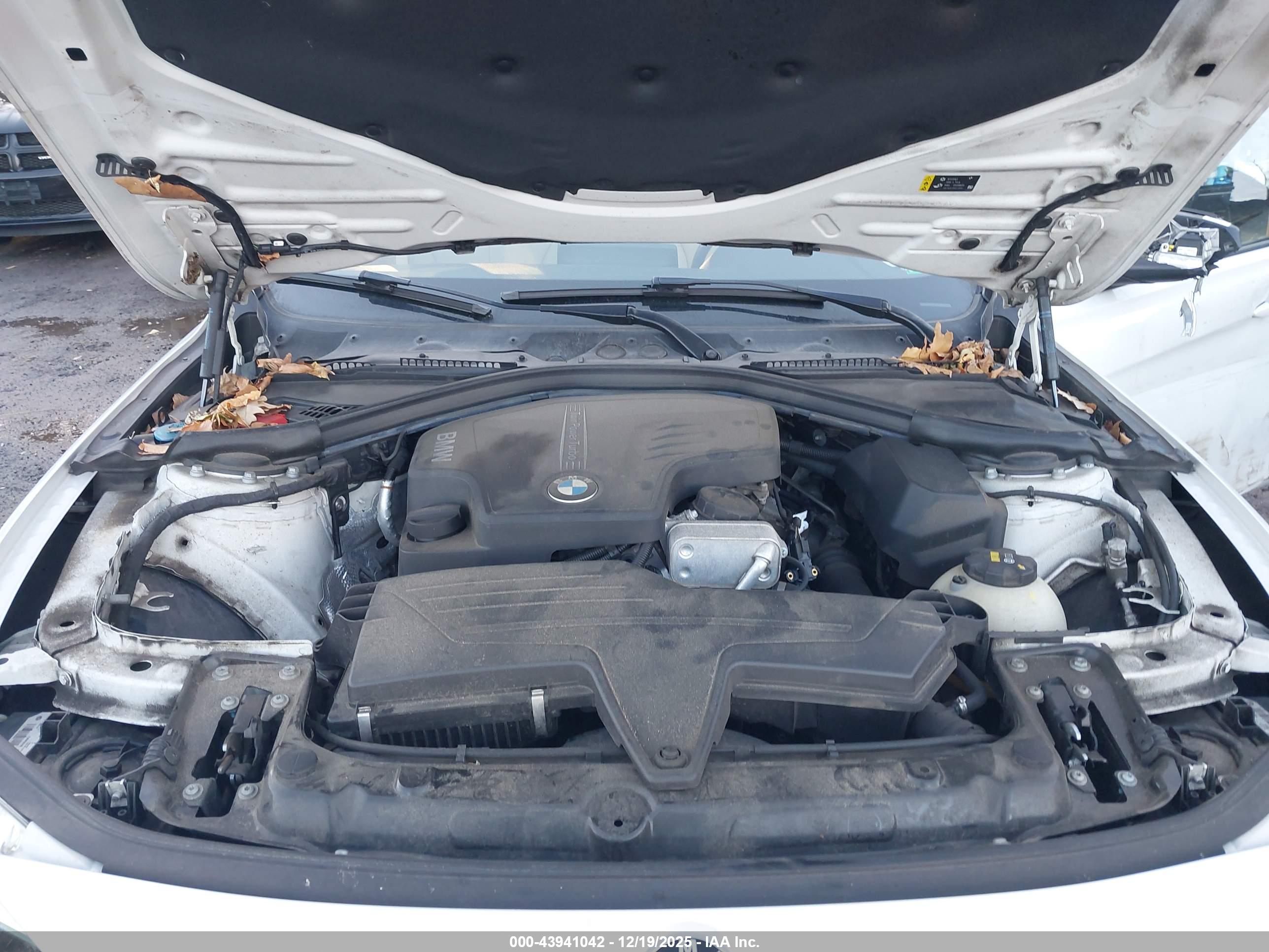 BMW 320I image 10