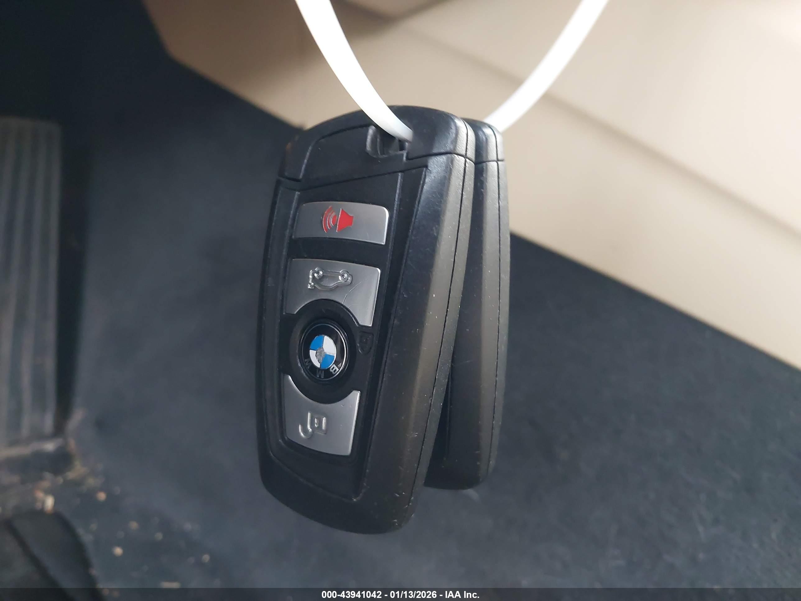BMW 320I image 11