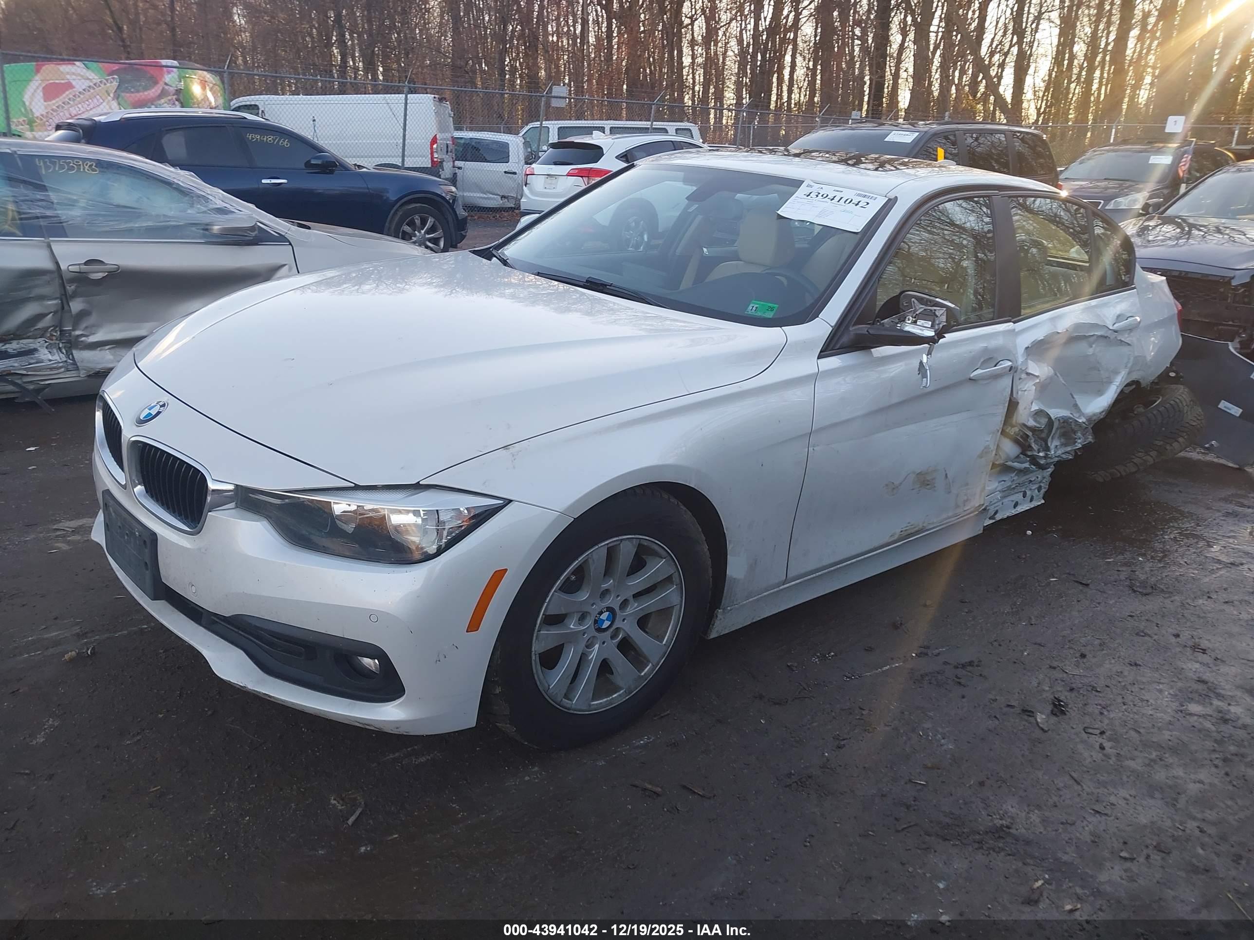 BMW 320I image 2
