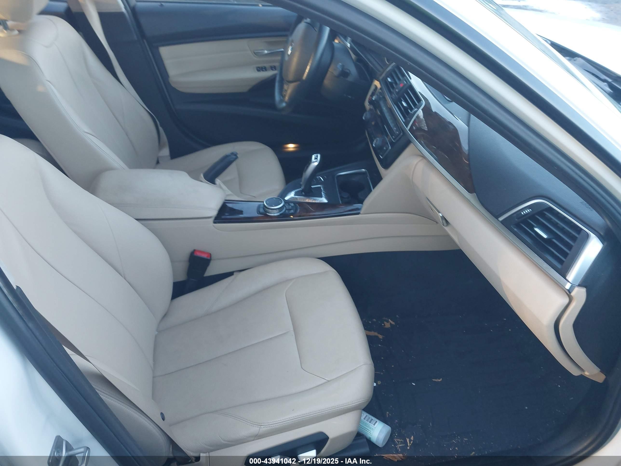 BMW 320I image 5
