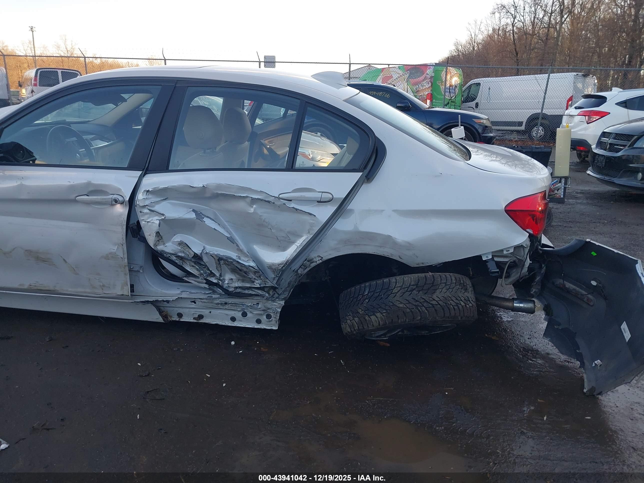 BMW 320I image 6