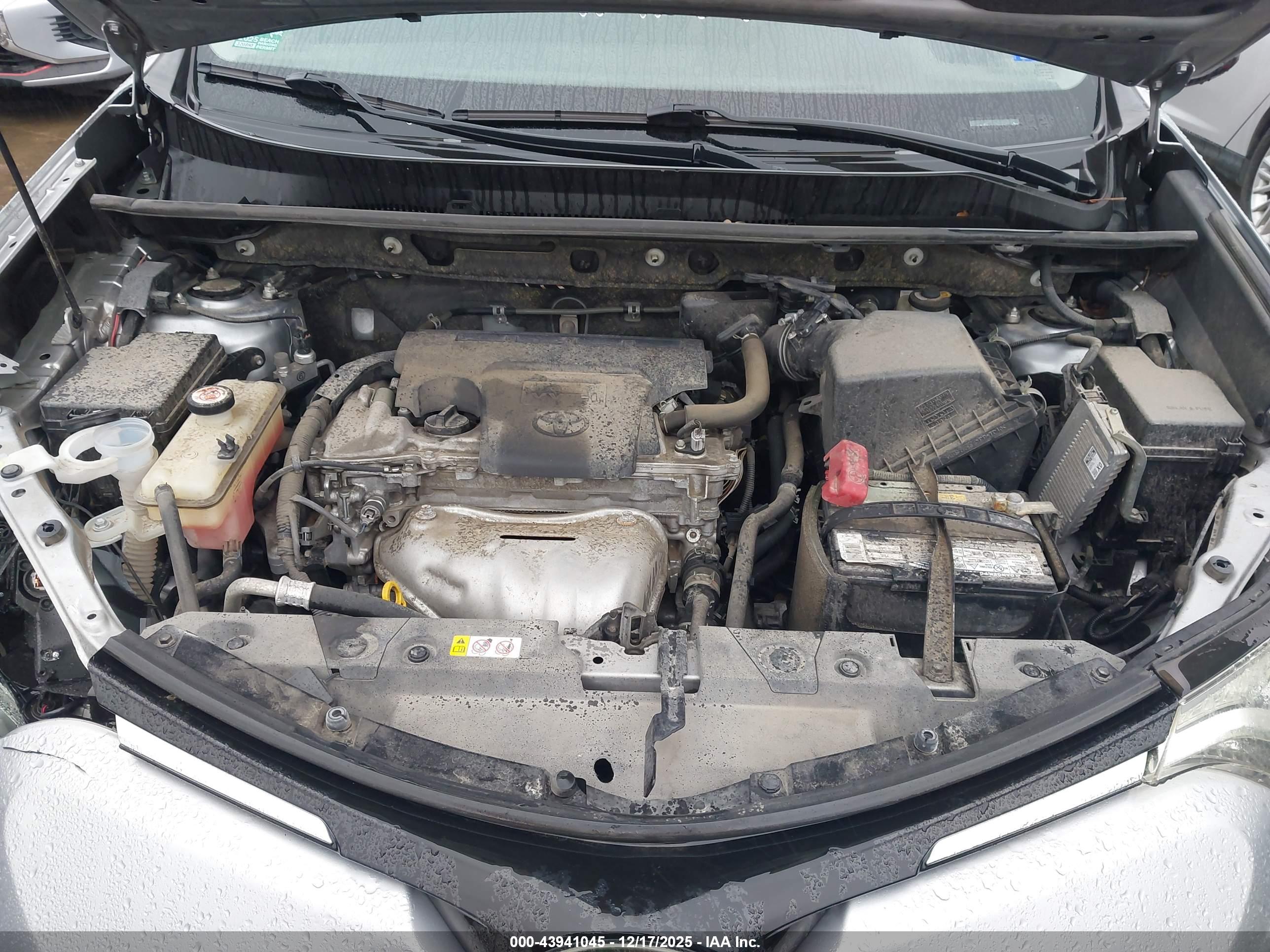 TOYOTA RAV4 image 10