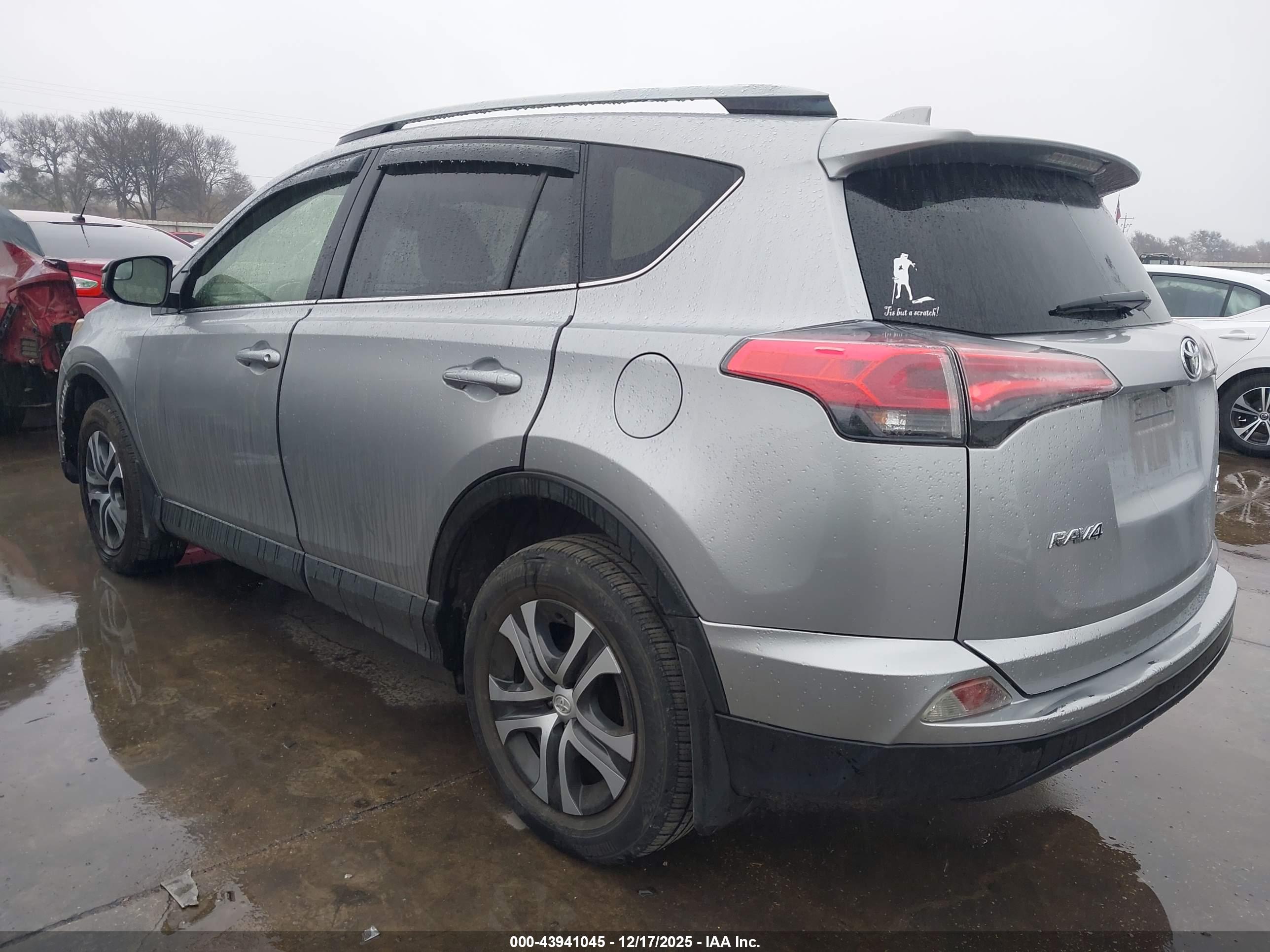 TOYOTA RAV4 image 3