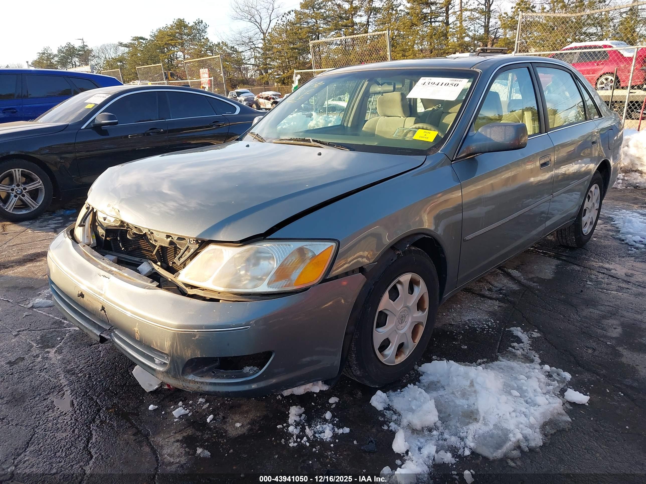 TOYOTA AVALON image 2